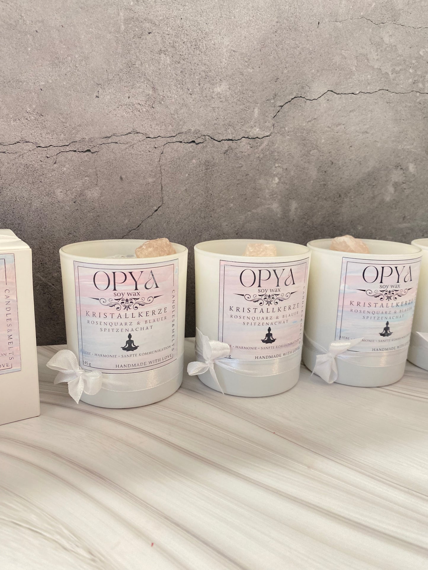 Handgegossene Kristall-Sojawachs Kerze mit Rosenquarz & Blauem Spitzenachat
