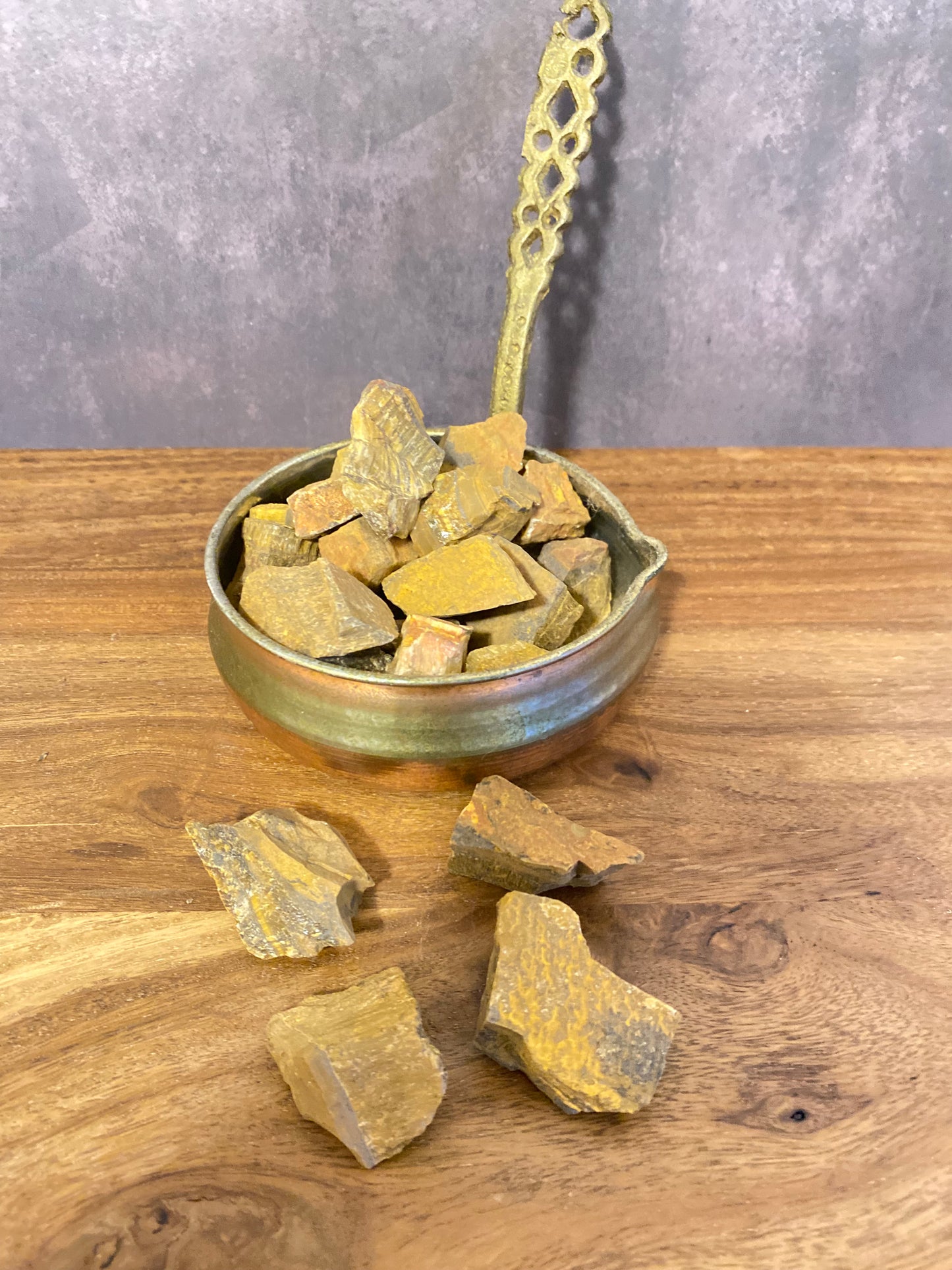 đŻ Tigerauge Rohstein â Stein der StĂ€rke, Schutz & inneren Balance