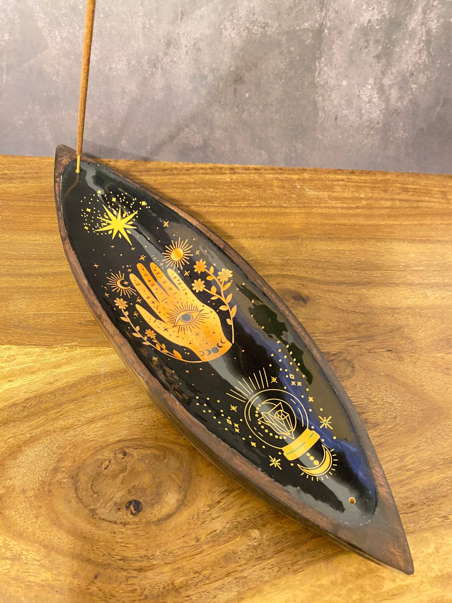 Edle Räucherschale aus Mangoholz mit emailliertem Hamsa-Hand-Design. Schützt vor negativer Energie & bringt Harmonie