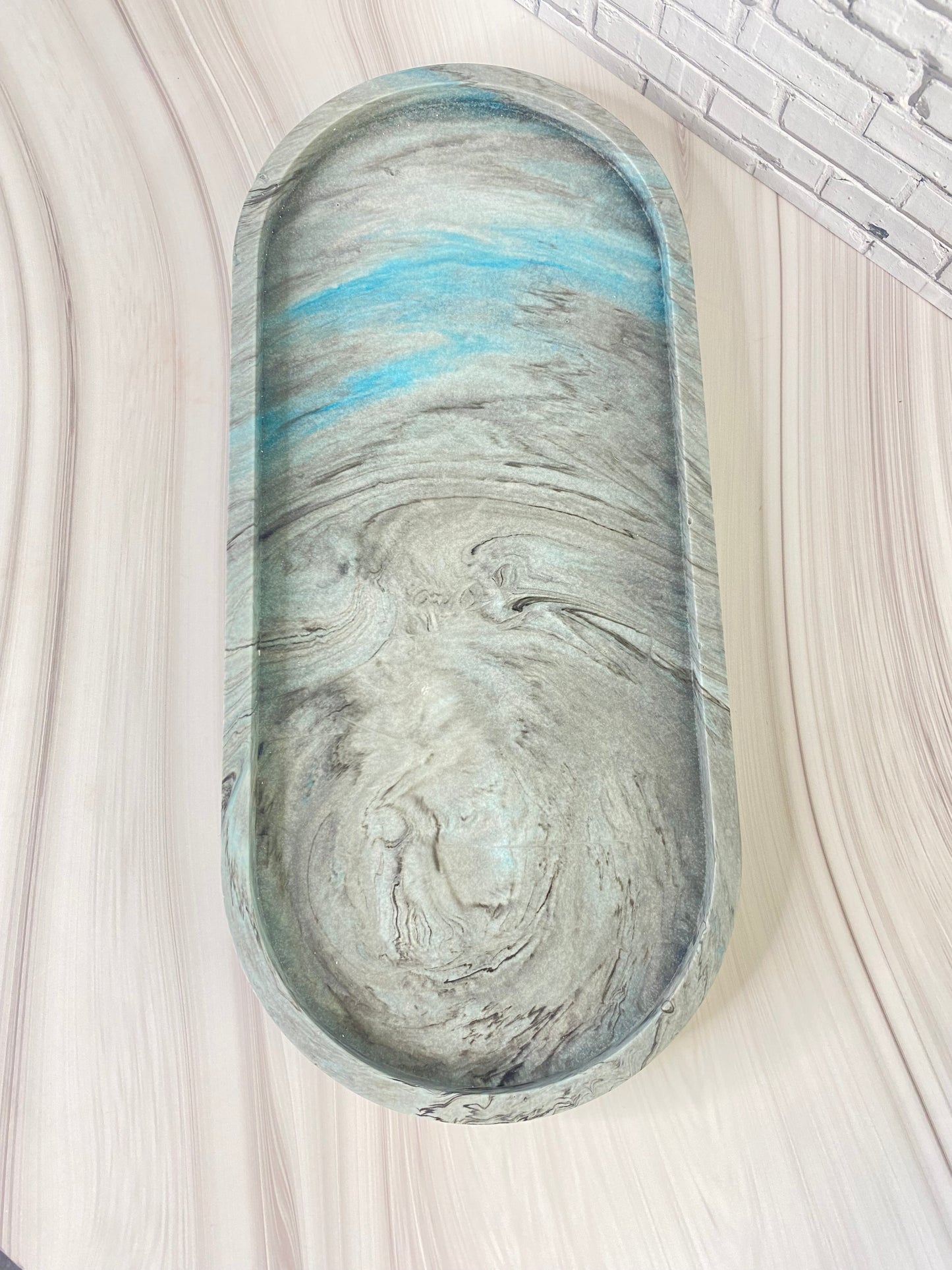 Dekotablett aus Jesin – Handgegossen & Umweltfreundlich