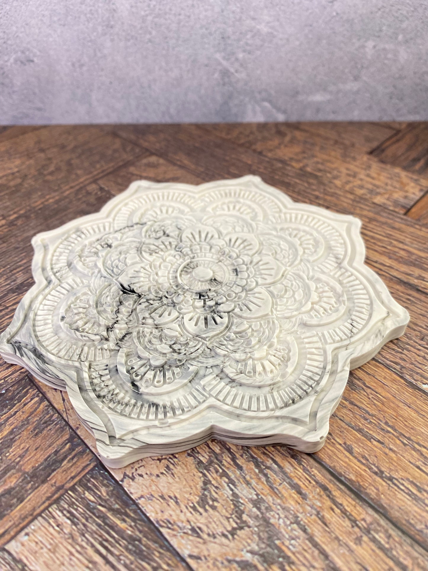 Mandala Untersetzer aus Jesin – Nachhaltige Handarbeit für stilvolle Wohn- & Tischdekoration