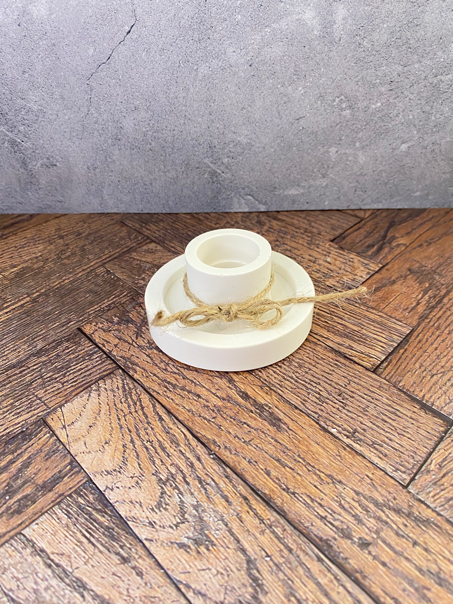 Handgemachter Jesin - Stabkerzenhalter, Kerzenständer, minimalistisch & stilvoll