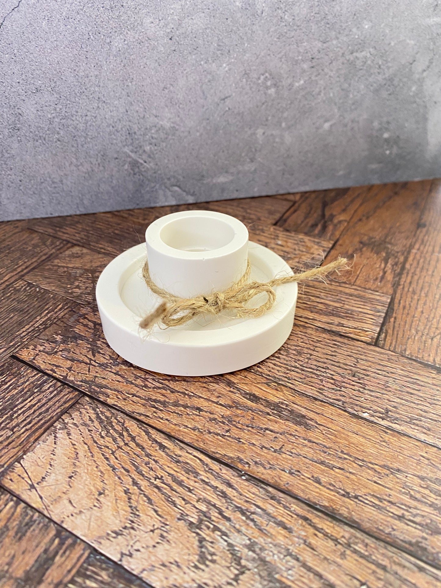 Handgemachter Jesin - Stabkerzenhalter, Kerzenständer, minimalistisch & stilvoll