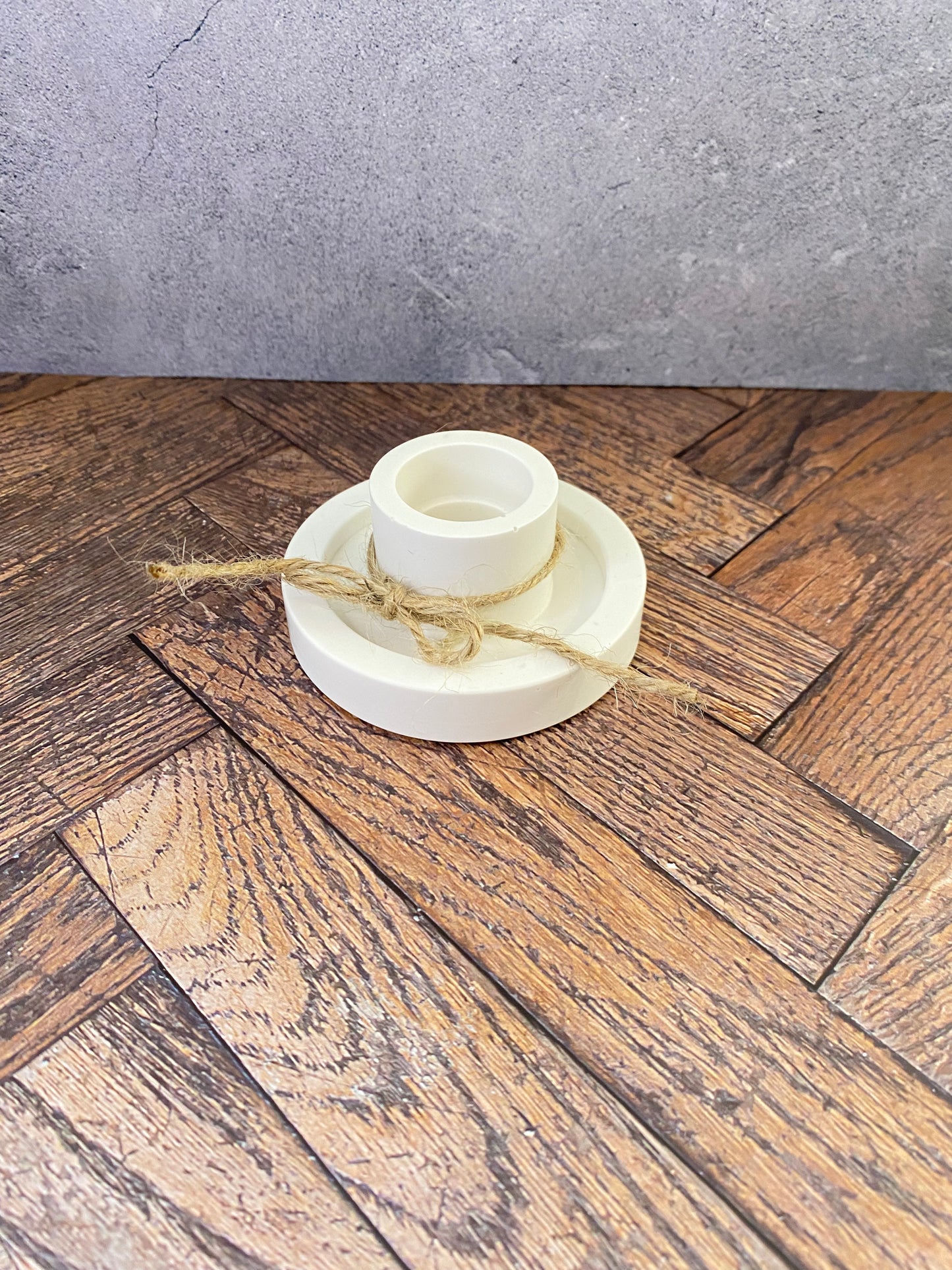 Handgemachter Jesin - Stabkerzenhalter, Kerzenständer, minimalistisch & stilvoll