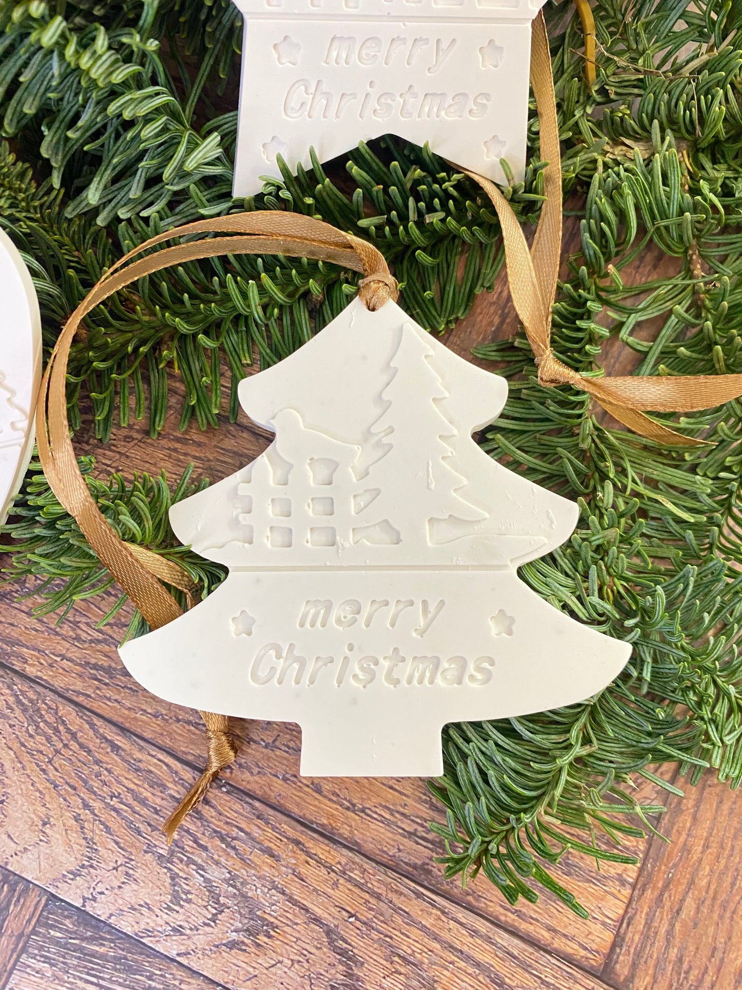 Festlicher Deko-Aufhänger „Merry Christmas“ – Handarbeit, perfekt zum Verschenken