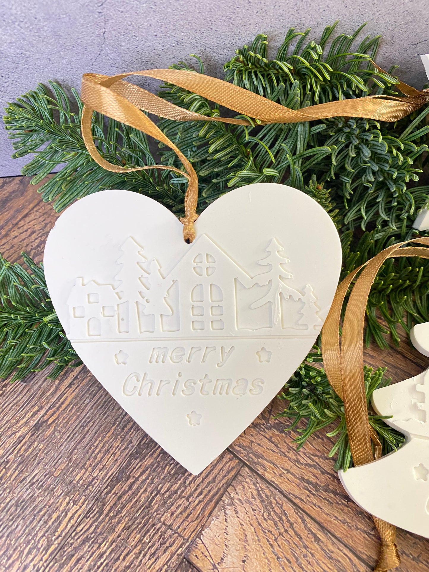 Festlicher Deko-Aufhänger „Merry Christmas“ – Handarbeit, perfekt zum Verschenken