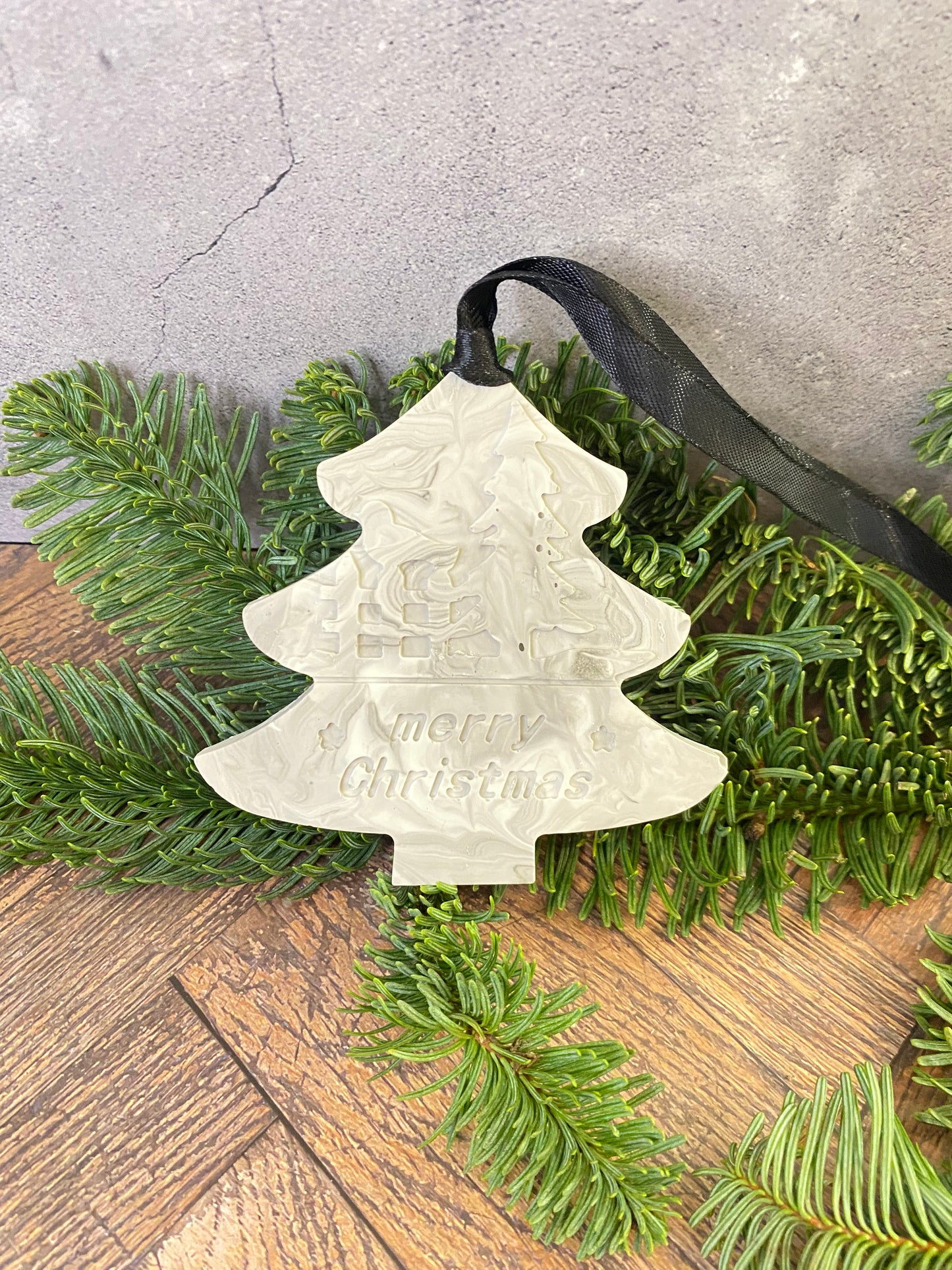 Festlicher Deko-Aufhänger „Merry Christmas“ – Handarbeit, perfekt zum Verschenken