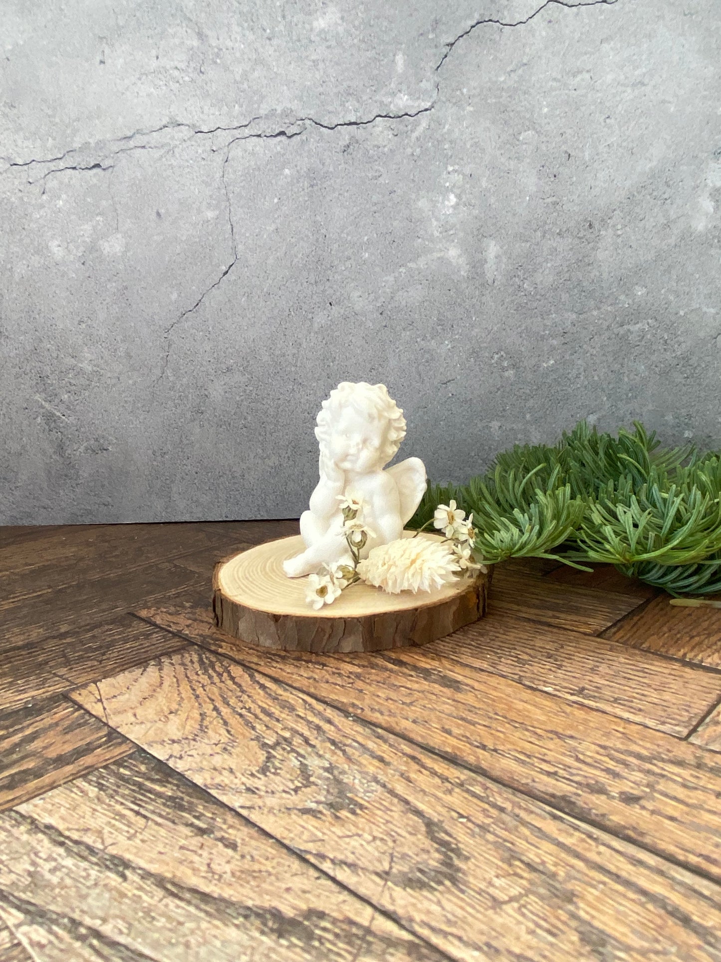 Deko Engel aus Jesin – auf Holzscheibe, handgemacht