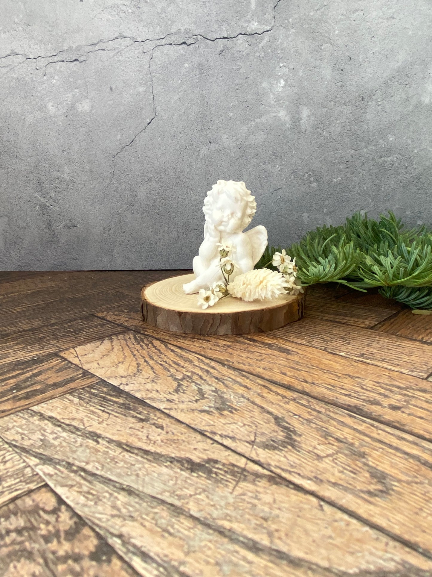 Deko Engel aus Jesin – auf Holzscheibe, handgemacht