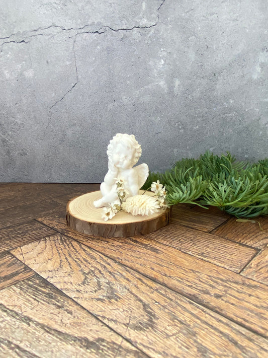 Deko Engel aus Jesin – auf Holzscheibe, handgemacht