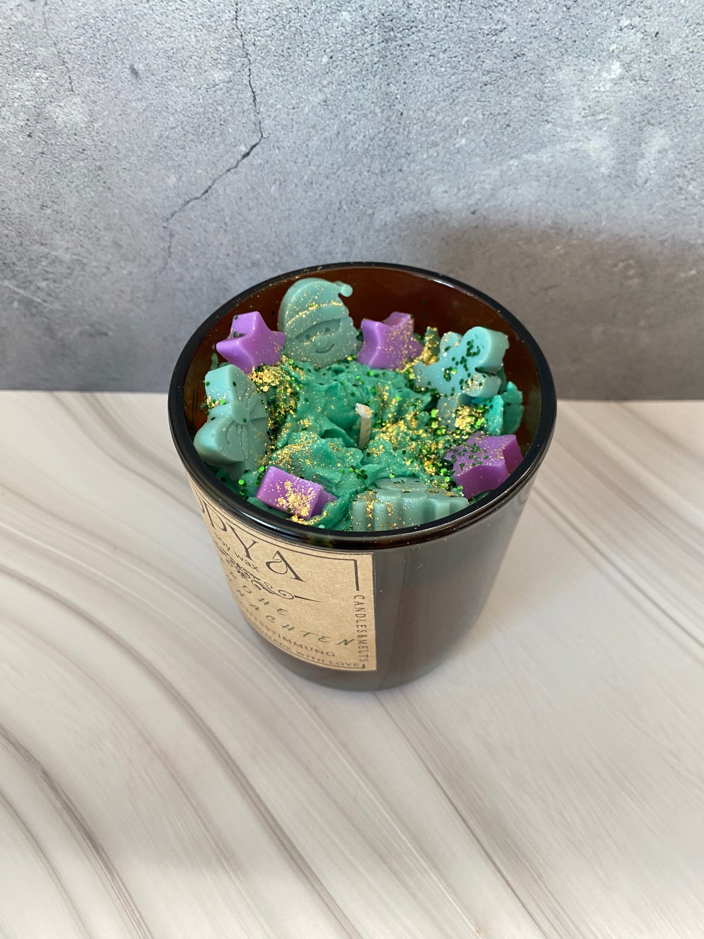 Weihnachts-Duftkerze aus Sojawachs „Weihnachtsstimmung“ – Handgemacht im Amberglas