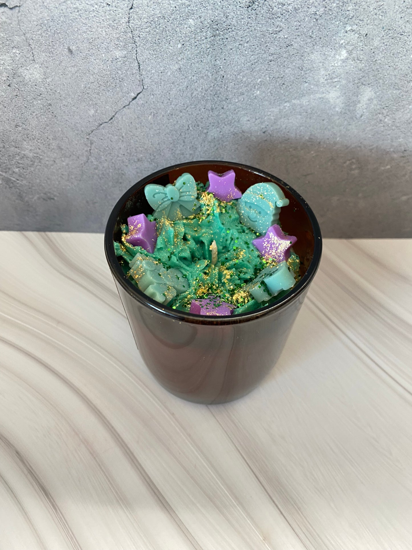 Weihnachts-Duftkerze aus Sojawachs „Weihnachtsstimmung“ – Handgemacht im Amberglas