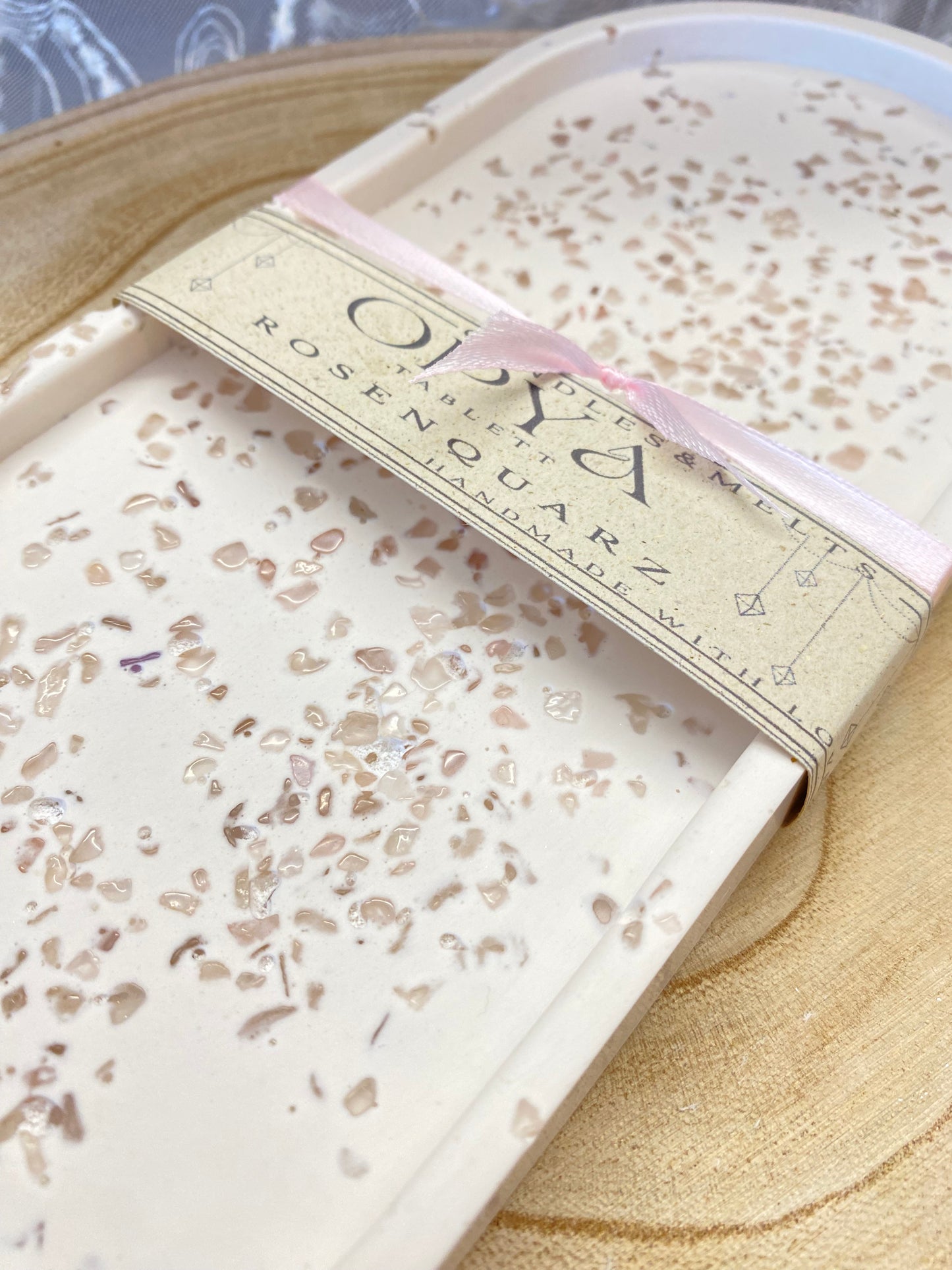 Ritual Tablett mit Rosenquarz | Dekoration & Schmuckablage - Handmade