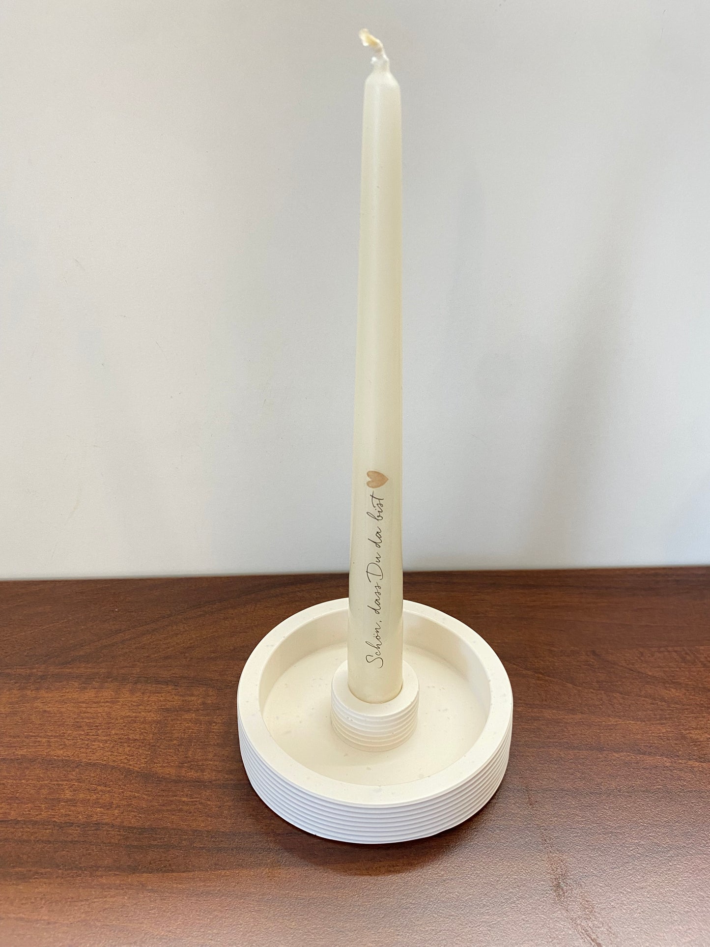 Jesin Kerzenhalter Set inkl. Stabkerze – personalisiert „Schön, dass du da bist“