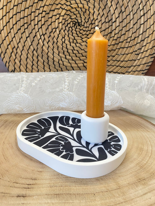 Dekotablett mit Kerzenhalter & Kerze | Handgegossen aus Venusarm | Modernes Schwarz Weiß Wohnaccessoire