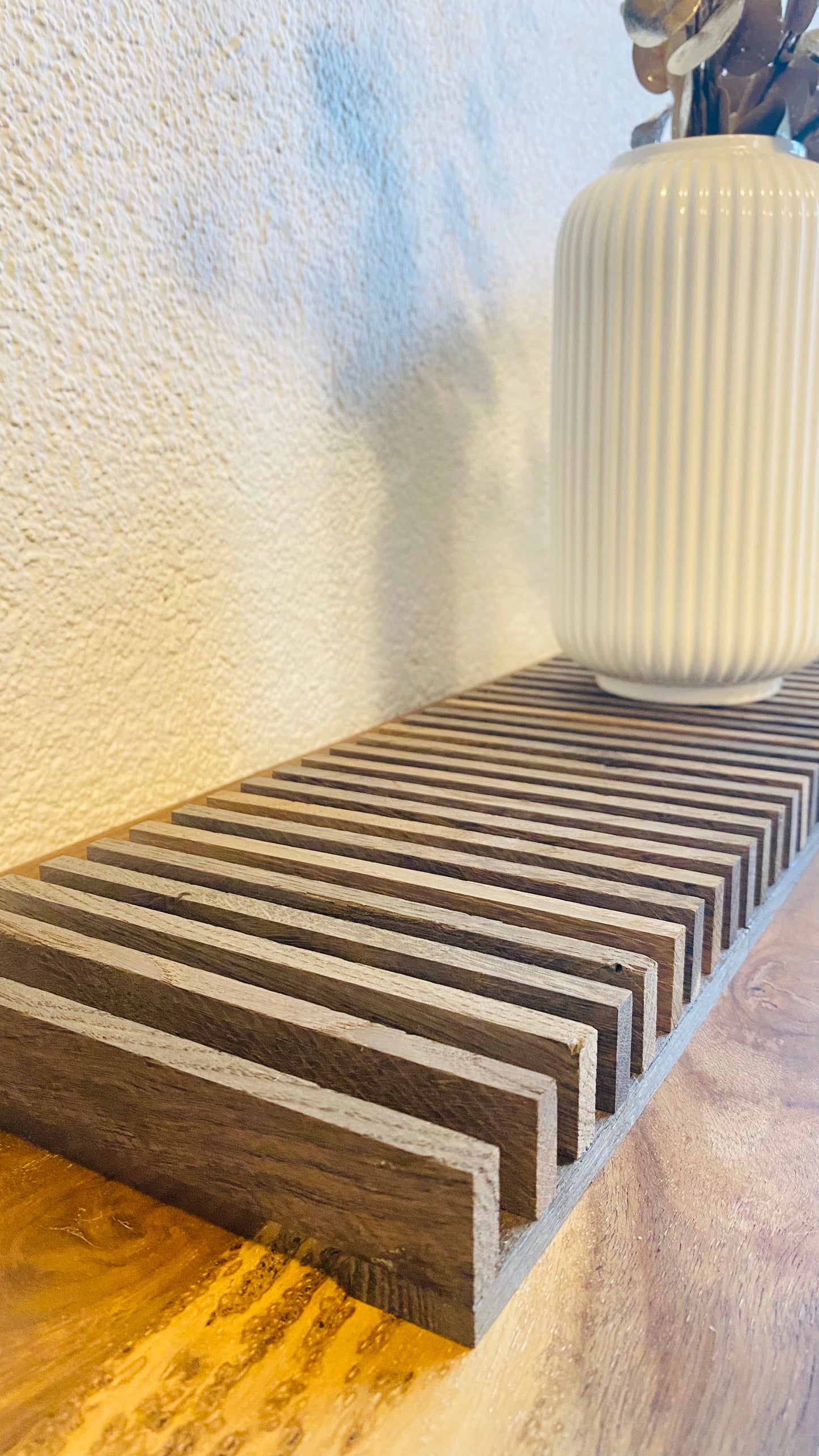 Handgefertigtes Holztablett aus Massivholz – Minimalistischer Kerzenuntersteller