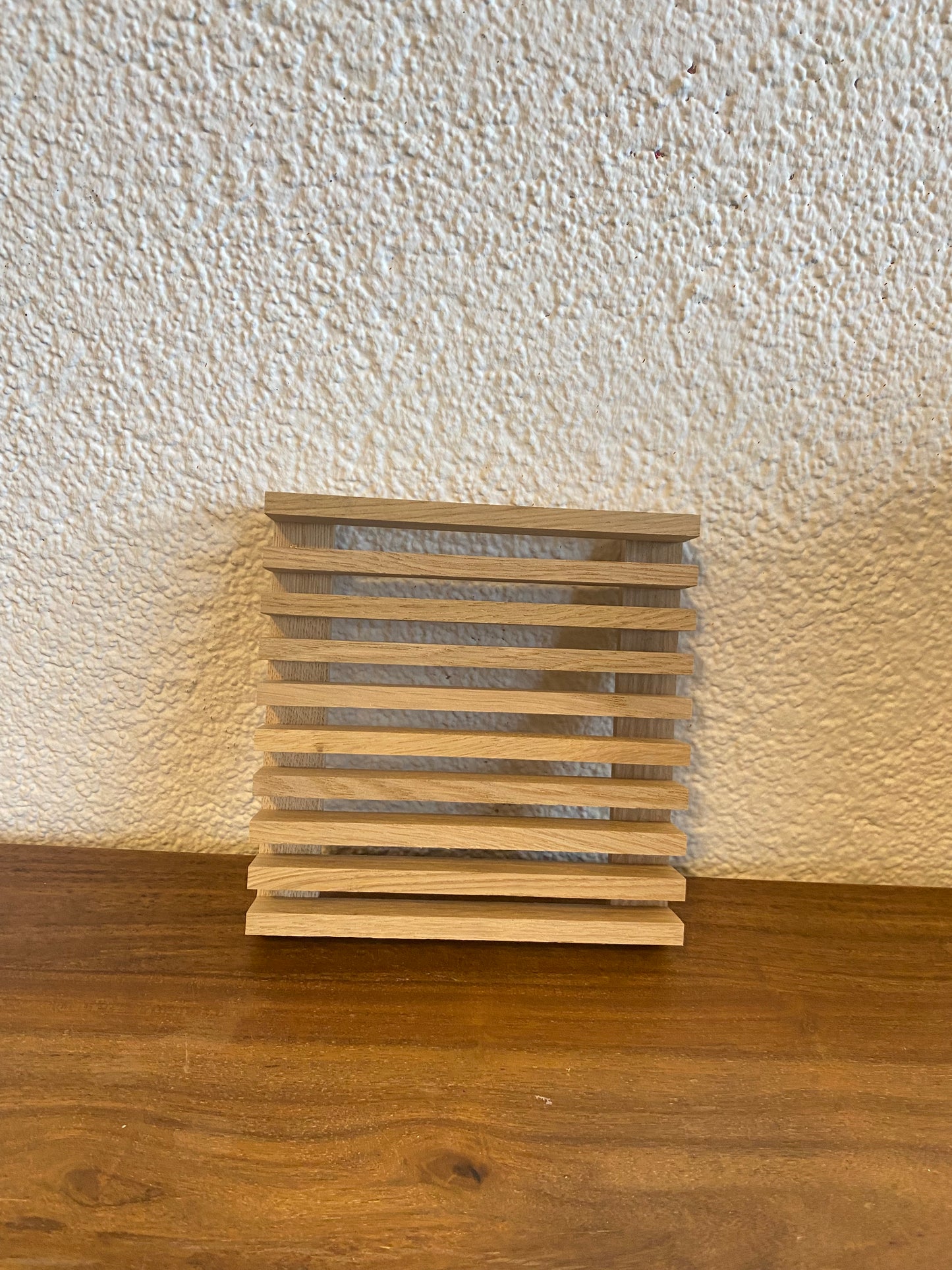 Handgefertigtes Holztablett aus Massivholz – Minimalistischer Kerzenuntersteller