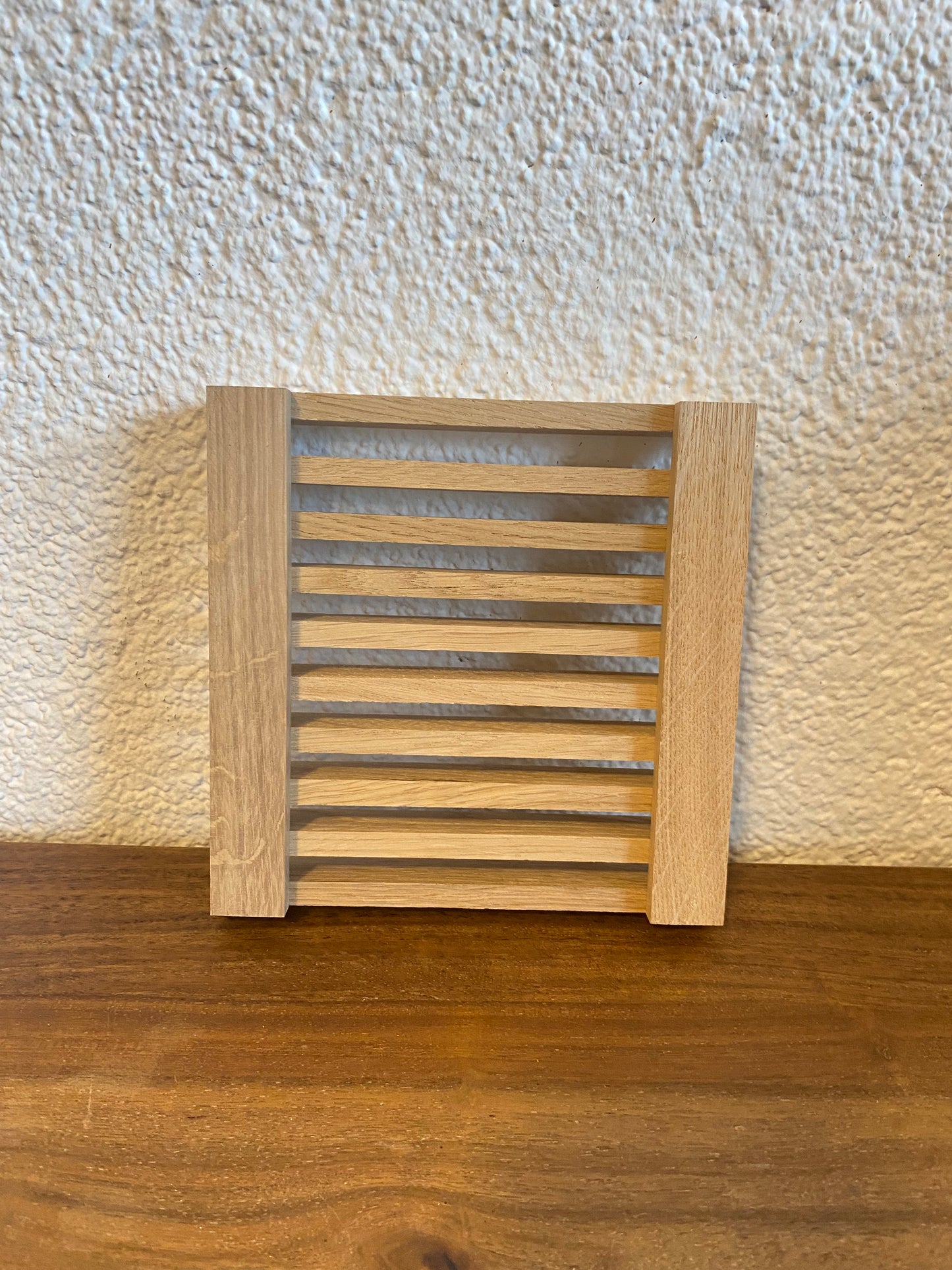 Handgefertigtes Holztablett aus Massivholz – Minimalistischer Kerzenuntersteller