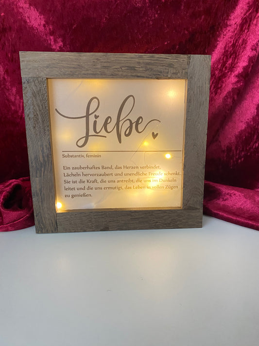 Lichtbox „Liebe“ aus Holz handgemacht | Warme Leuchtdeko mit Herz | Geschenk für deine Liebsten