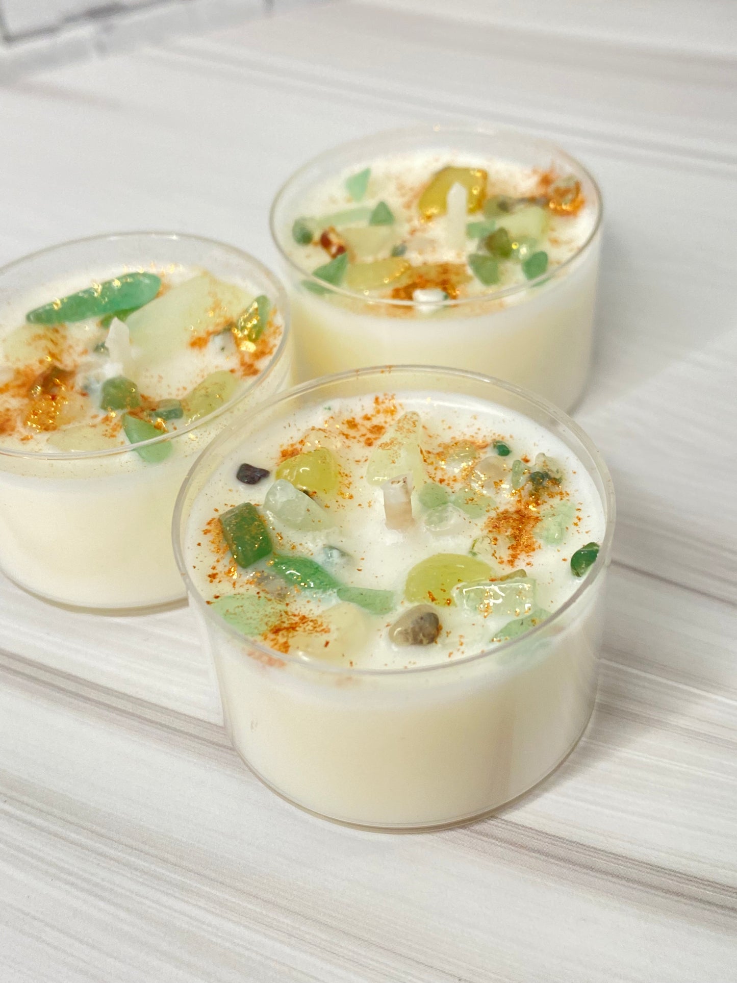 Kristall-Teelicht-Set aus reinem Sojawachs – handgegossen mit Edelsteinen / Moosachaat, New Jade & Grüner Aventurin