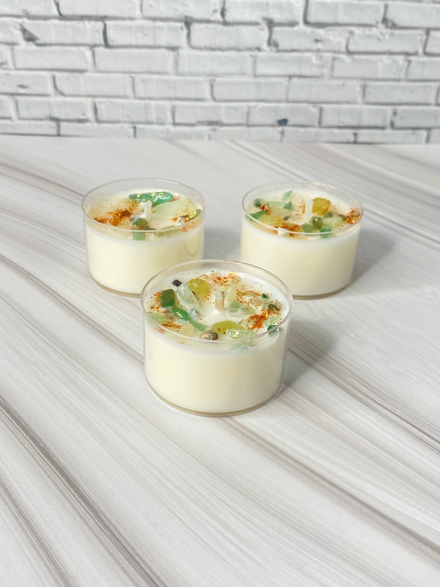 Kristall-Teelicht-Set aus reinem Sojawachs – handgegossen mit Edelsteinen / Moosachaat, New Jade & Grüner Aventurin