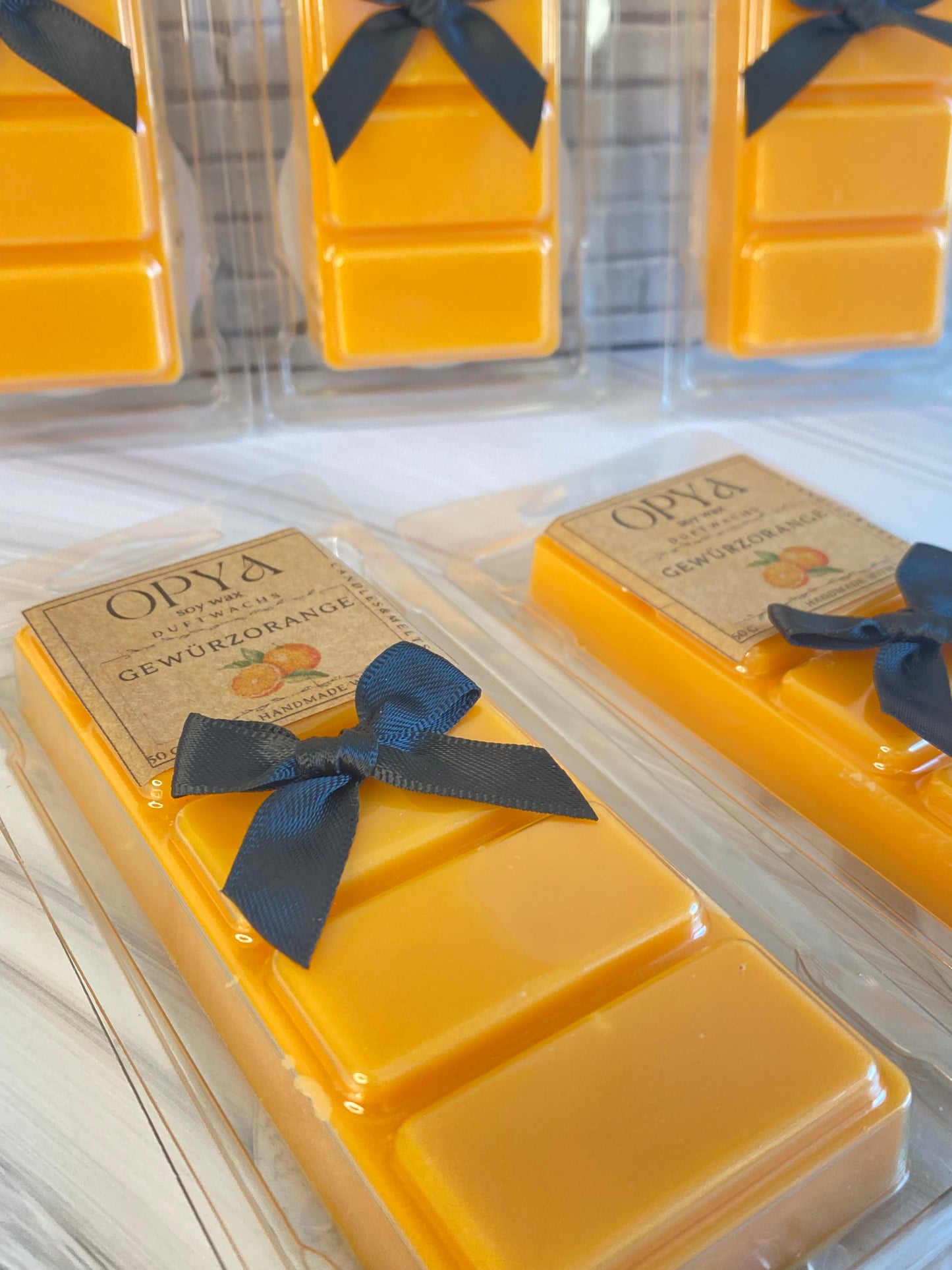 Melts / Duftwachs für Duftlampe - Gewürzorange , mit Opalite und Rauchquarz - Kristallen, 50g