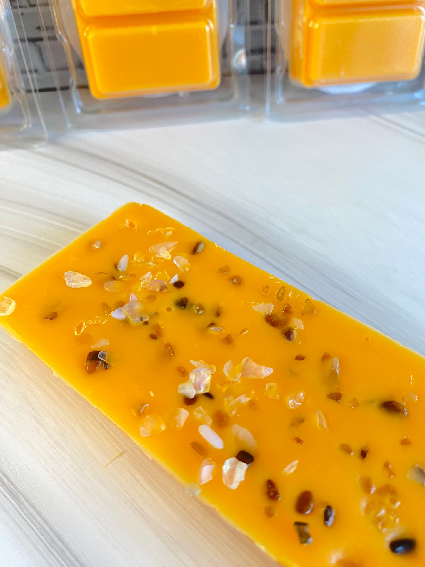 Melts / Duftwachs für Duftlampe - Gewürzorange , mit Opalite und Rauchquarz - Kristallen, 50g