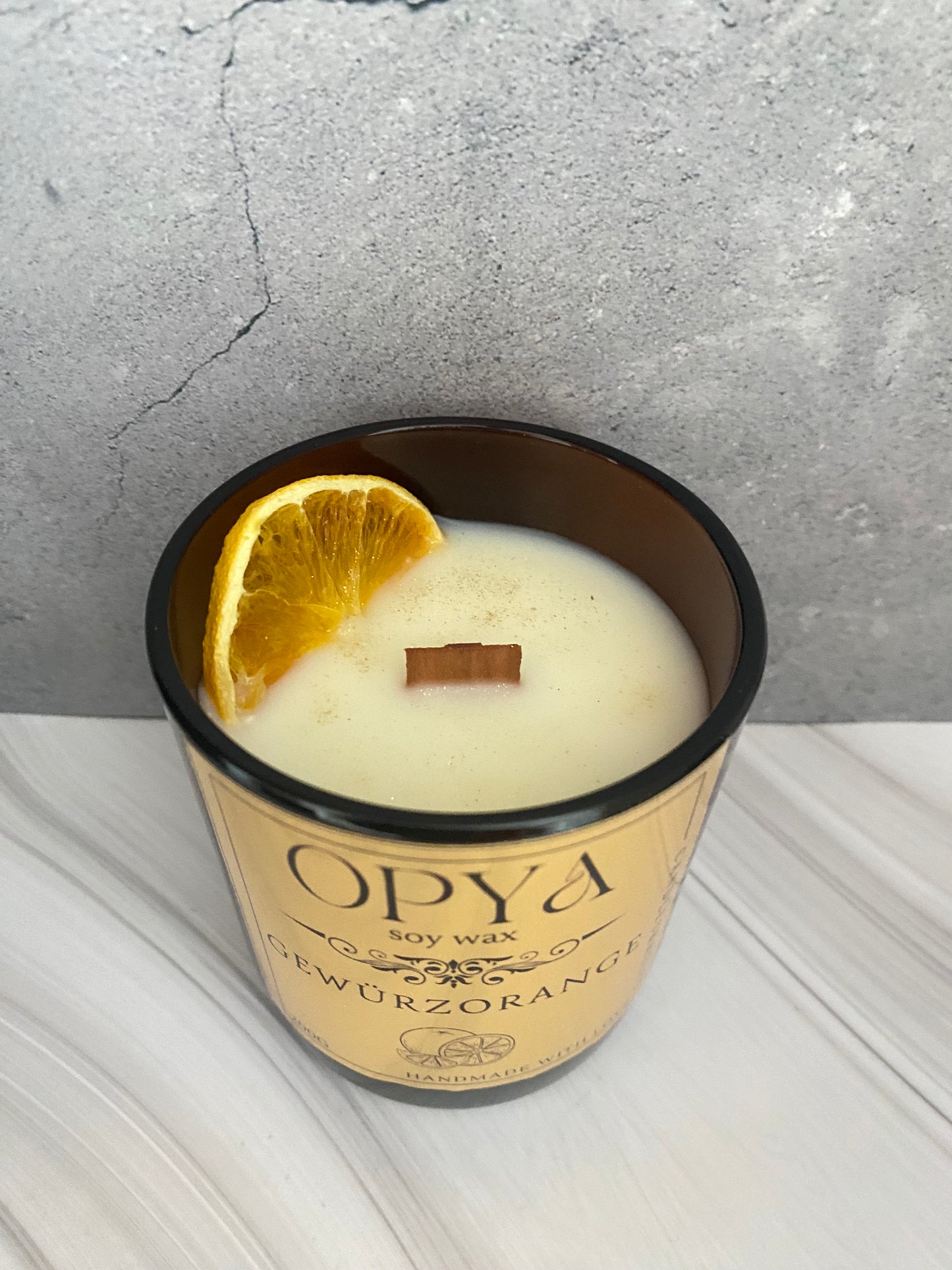 Handgegossene Duft-Knisterkerze „Gewürzorange“ – 200g