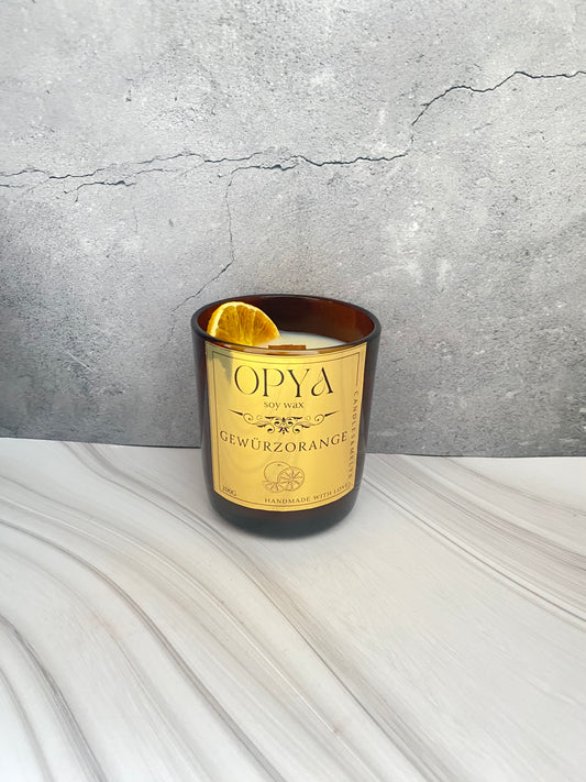 Handgegossene Duft-Knisterkerze „Gewürzorange“ – 200g
