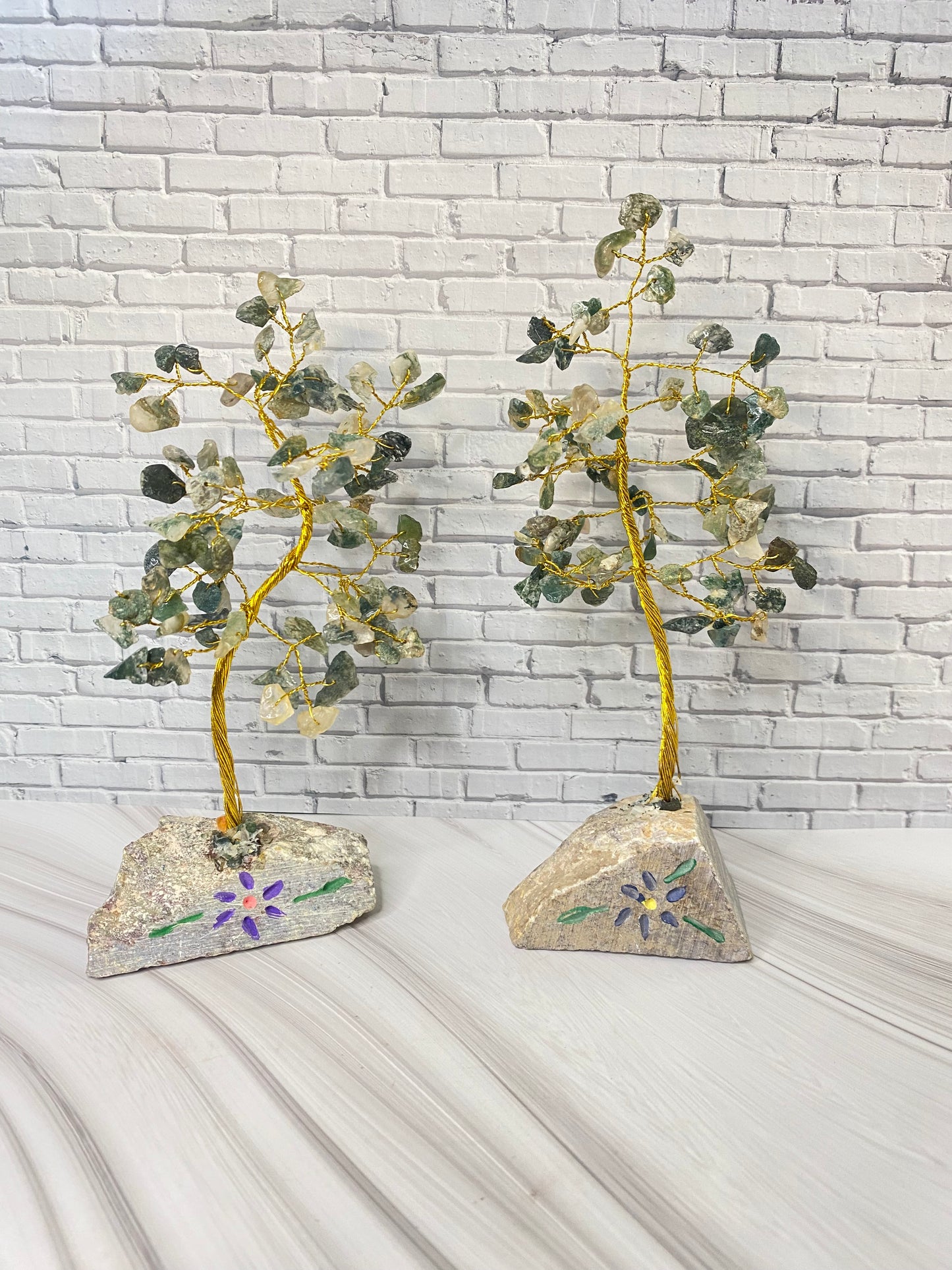 🌳 Edelsteinbaum – Moosachat mit goldfarbenen Ästen