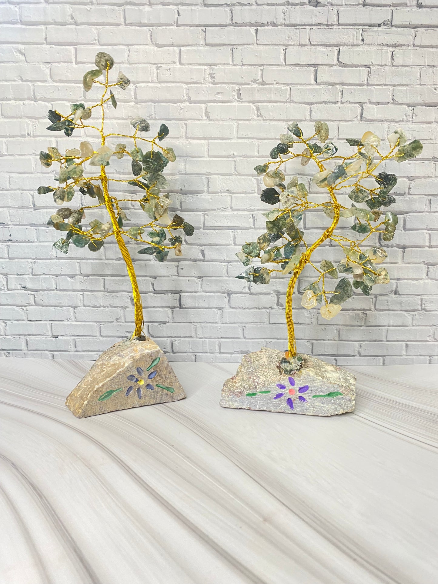 🌳 Edelsteinbaum – Moosachat mit goldfarbenen Ästen