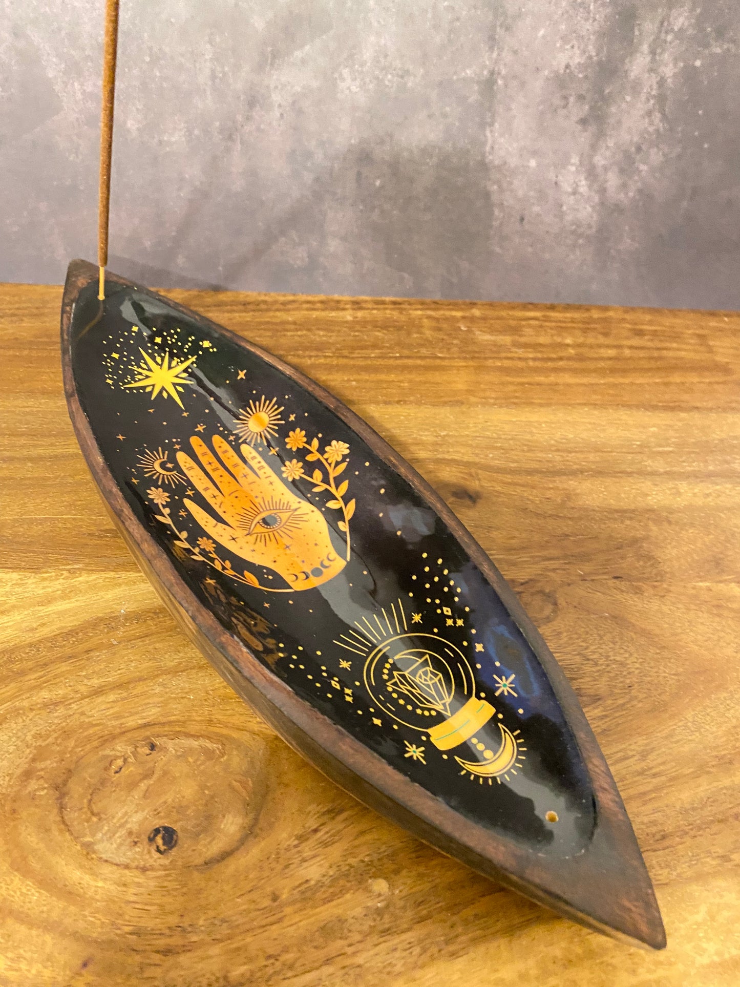 Edle Räucherschale aus Mangoholz mit emailliertem Hamsa-Hand-Design. Schützt vor negativer Energie & bringt Harmonie