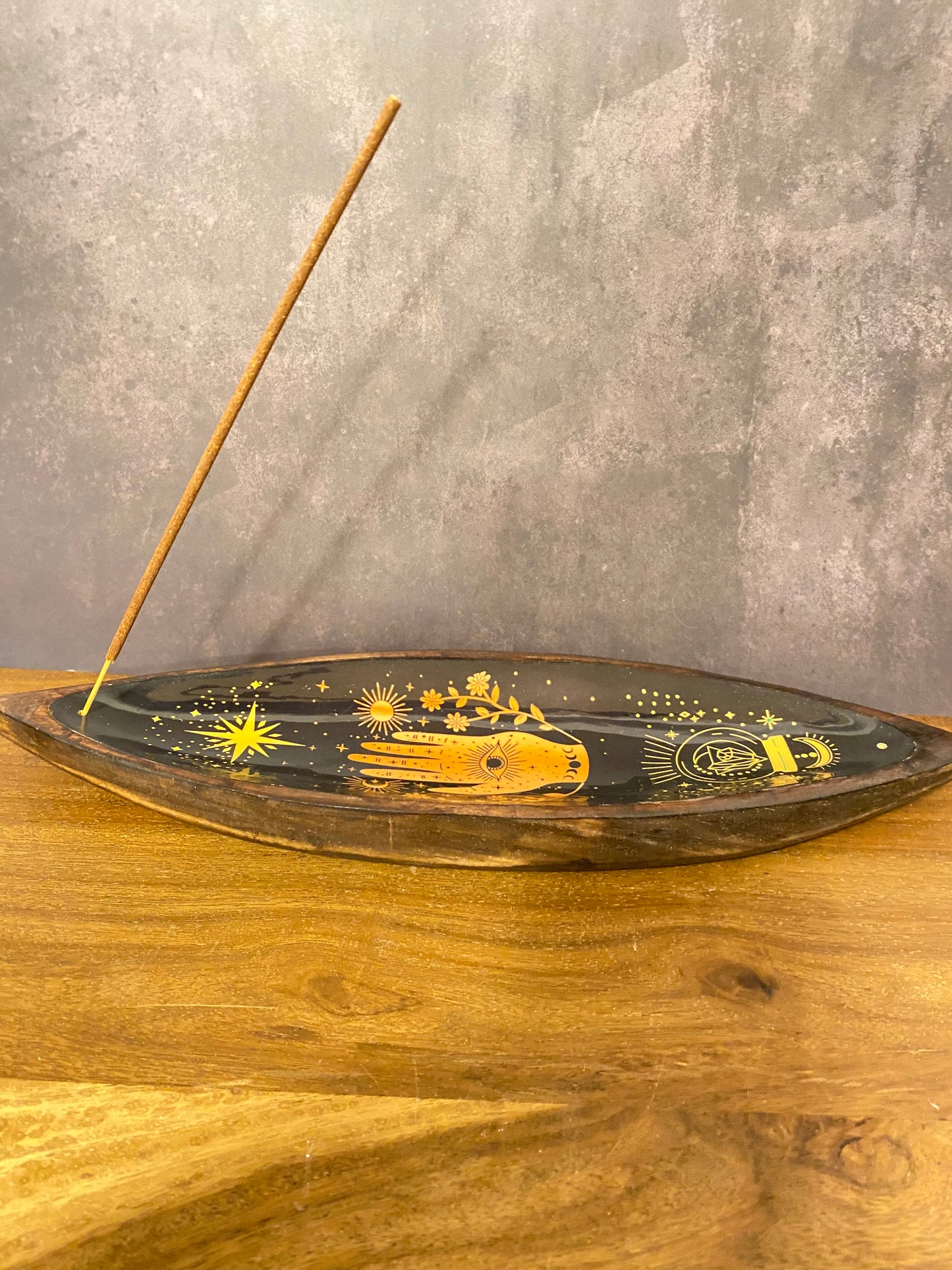 Edle Räucherschale aus Mangoholz mit emailliertem Hamsa-Hand-Design. Schützt vor negativer Energie & bringt Harmonie