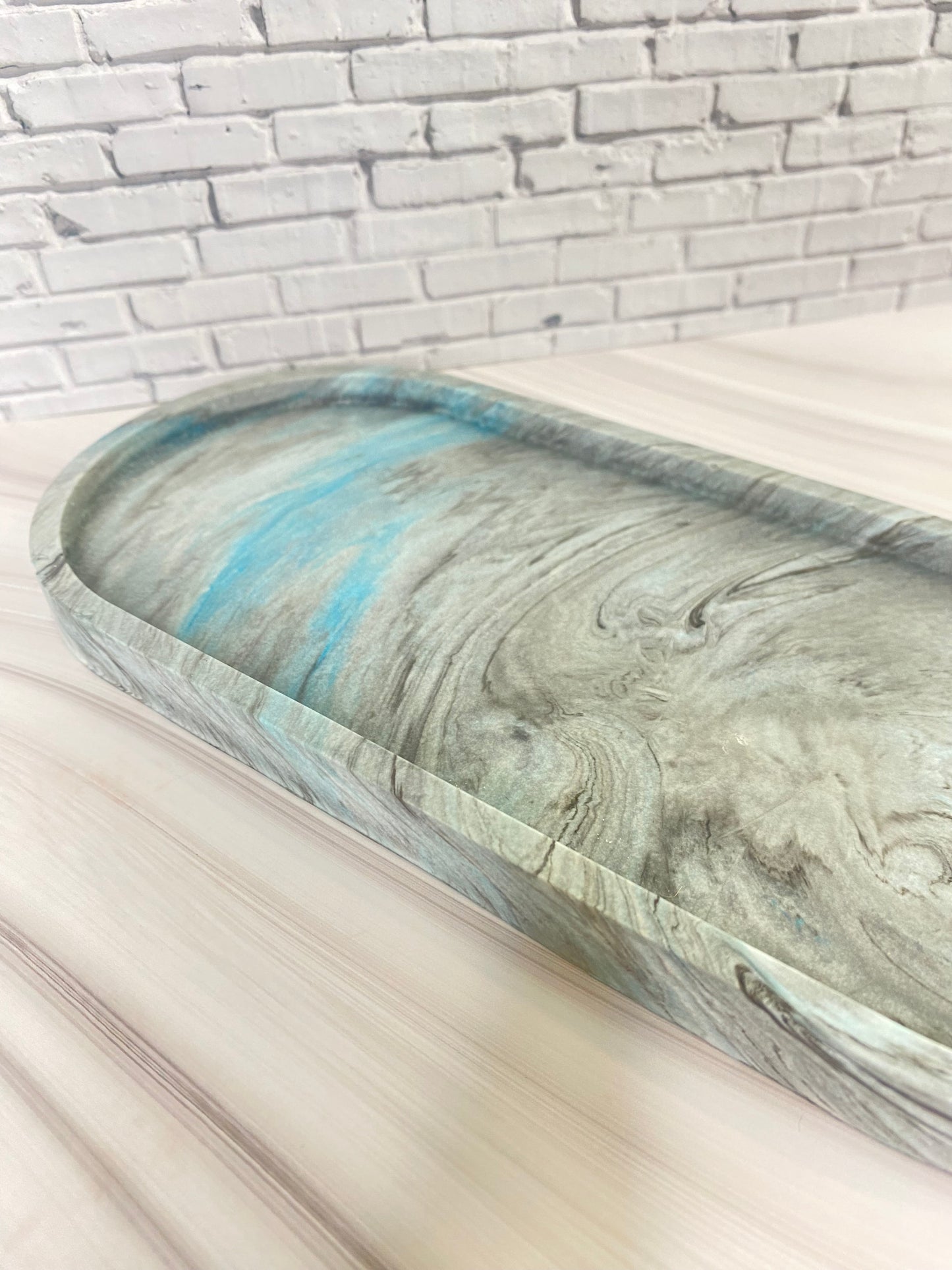 Dekotablett aus Jesin – Handgegossen & Umweltfreundlich