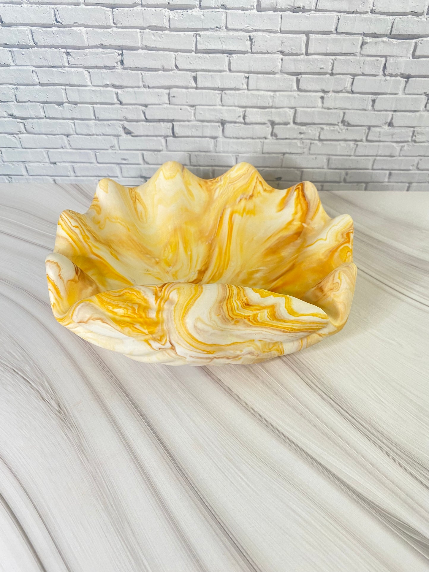 🐚 Muschel-Tablett aus Jesin – Haselnuss & Karamell | Handgegossen &  Einzigartig