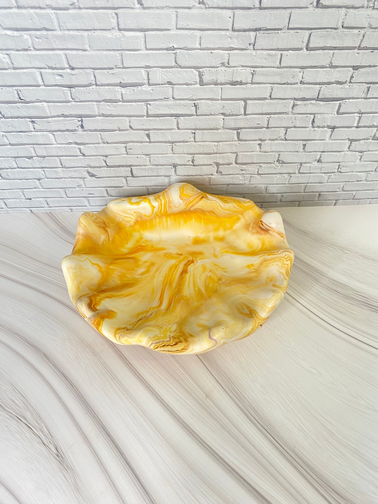 🐚 Muschel-Tablett aus Jesin – Haselnuss & Karamell | Handgegossen &  Einzigartig