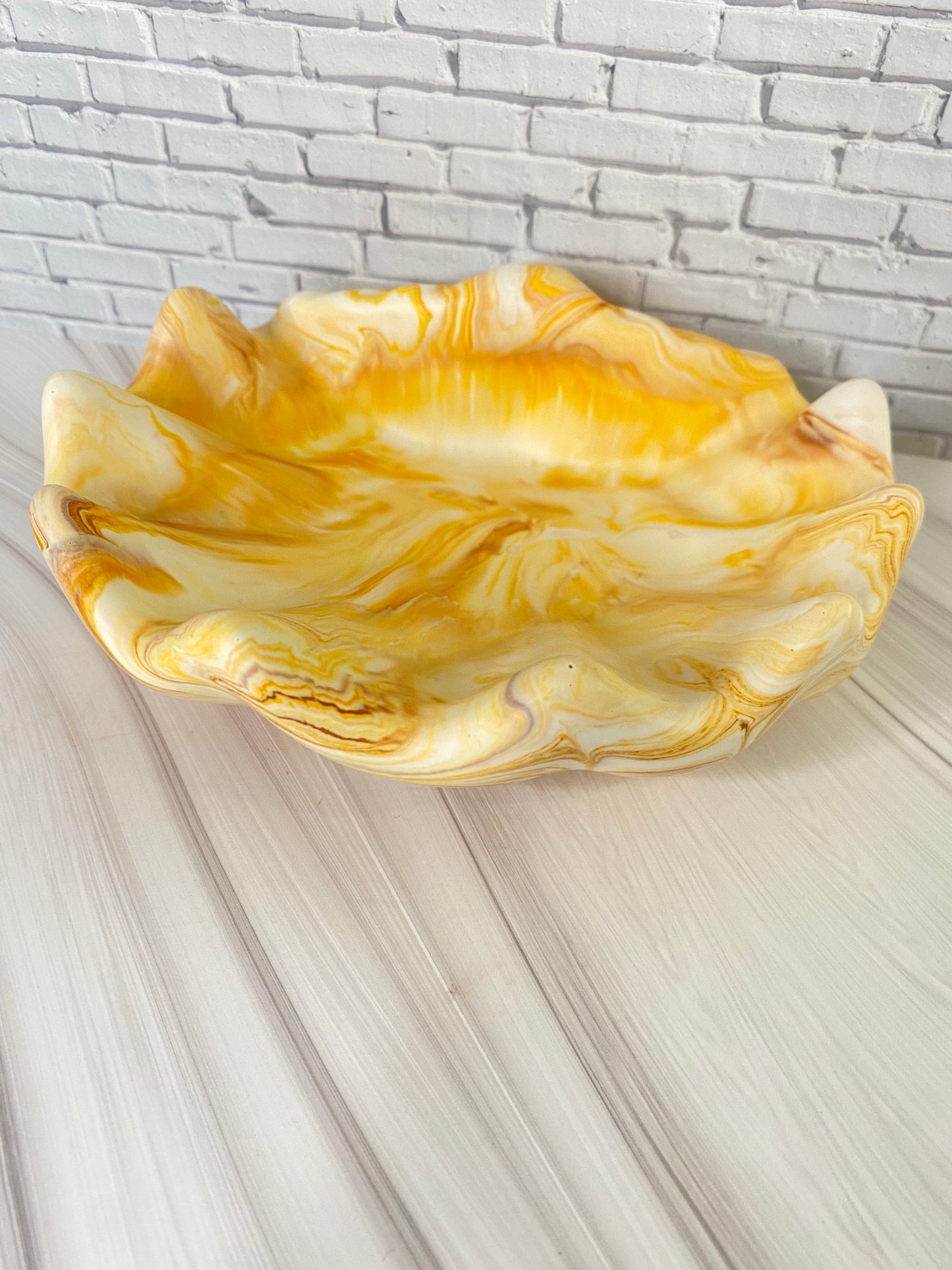 🐚 Muschel-Tablett aus Jesin – Haselnuss & Karamell | Handgegossen &  Einzigartig