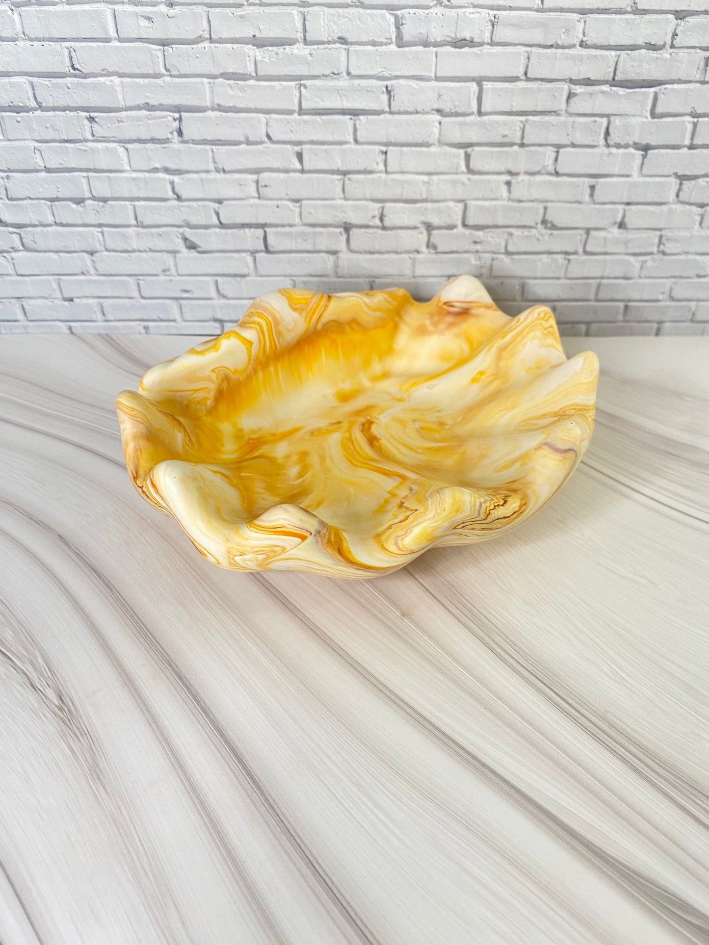 🐚 Muschel-Tablett aus Jesin – Haselnuss & Karamell | Handgegossen &  Einzigartig