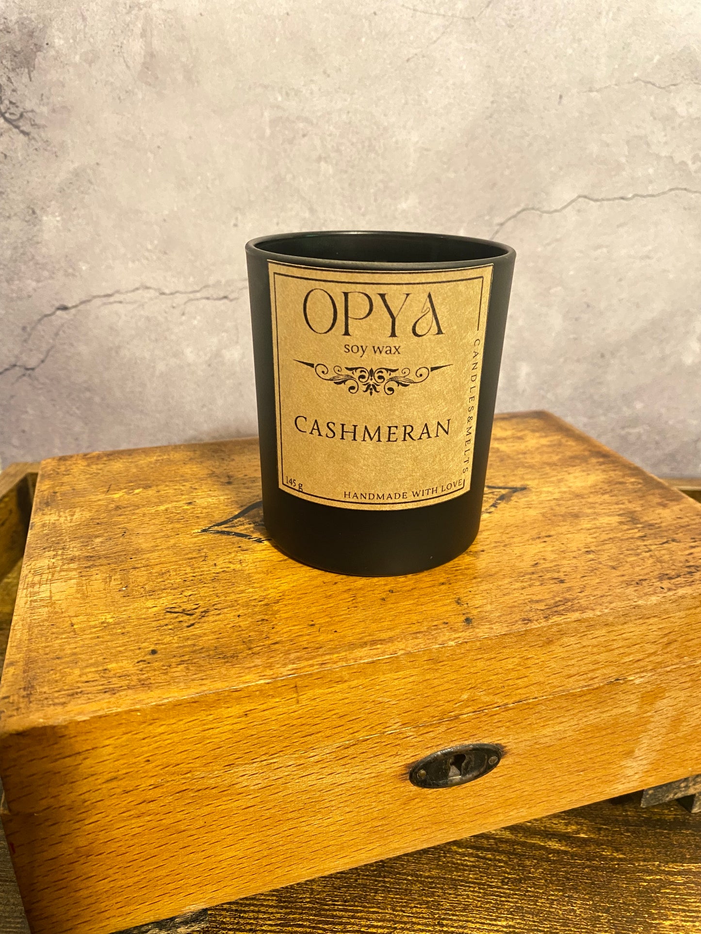 Duftkerze „Cashmeran“ – Handgegossen aus 100 % Sojawachs