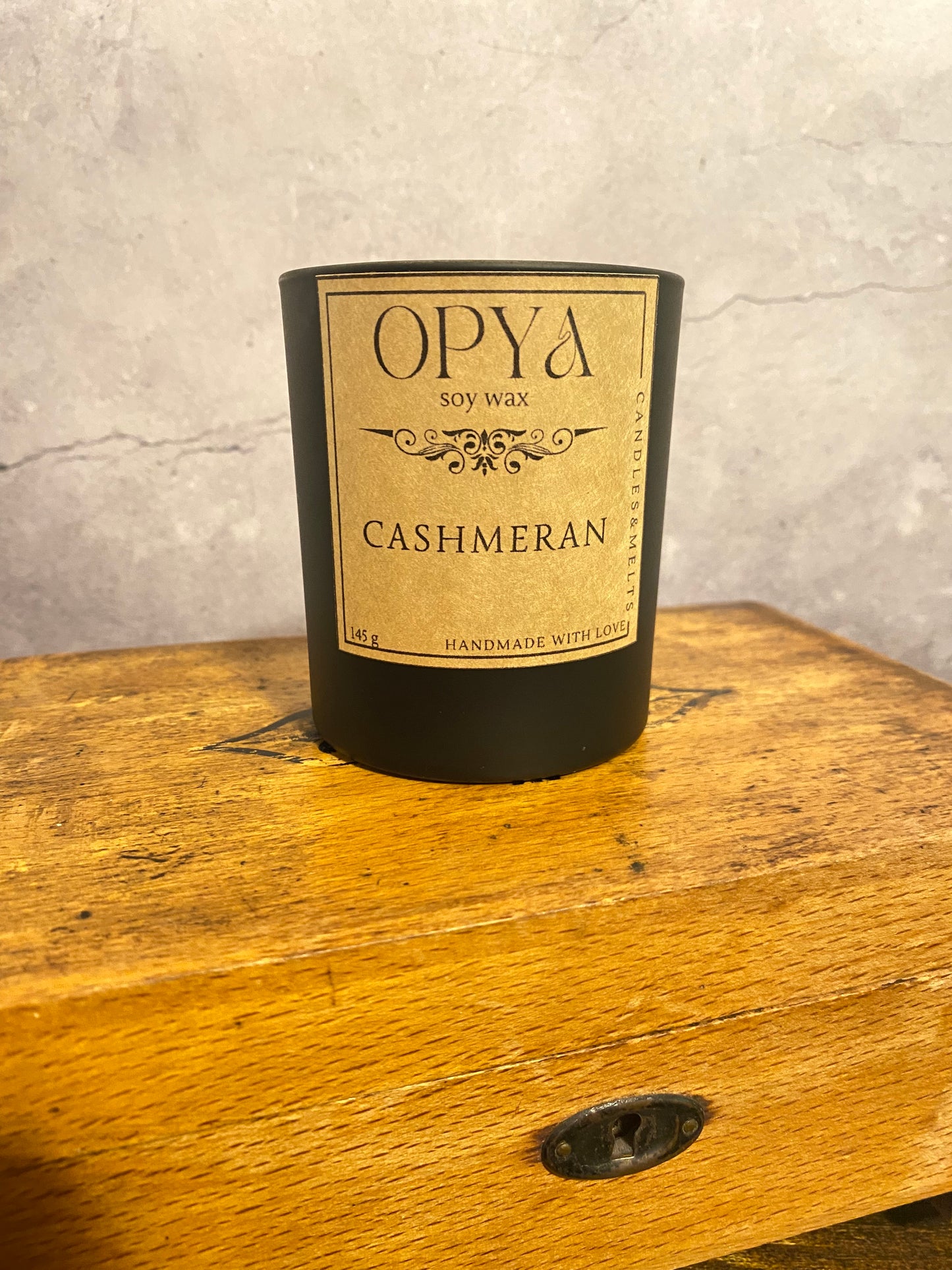 Duftkerze „Cashmeran“ – Handgegossen aus 100 % Sojawachs