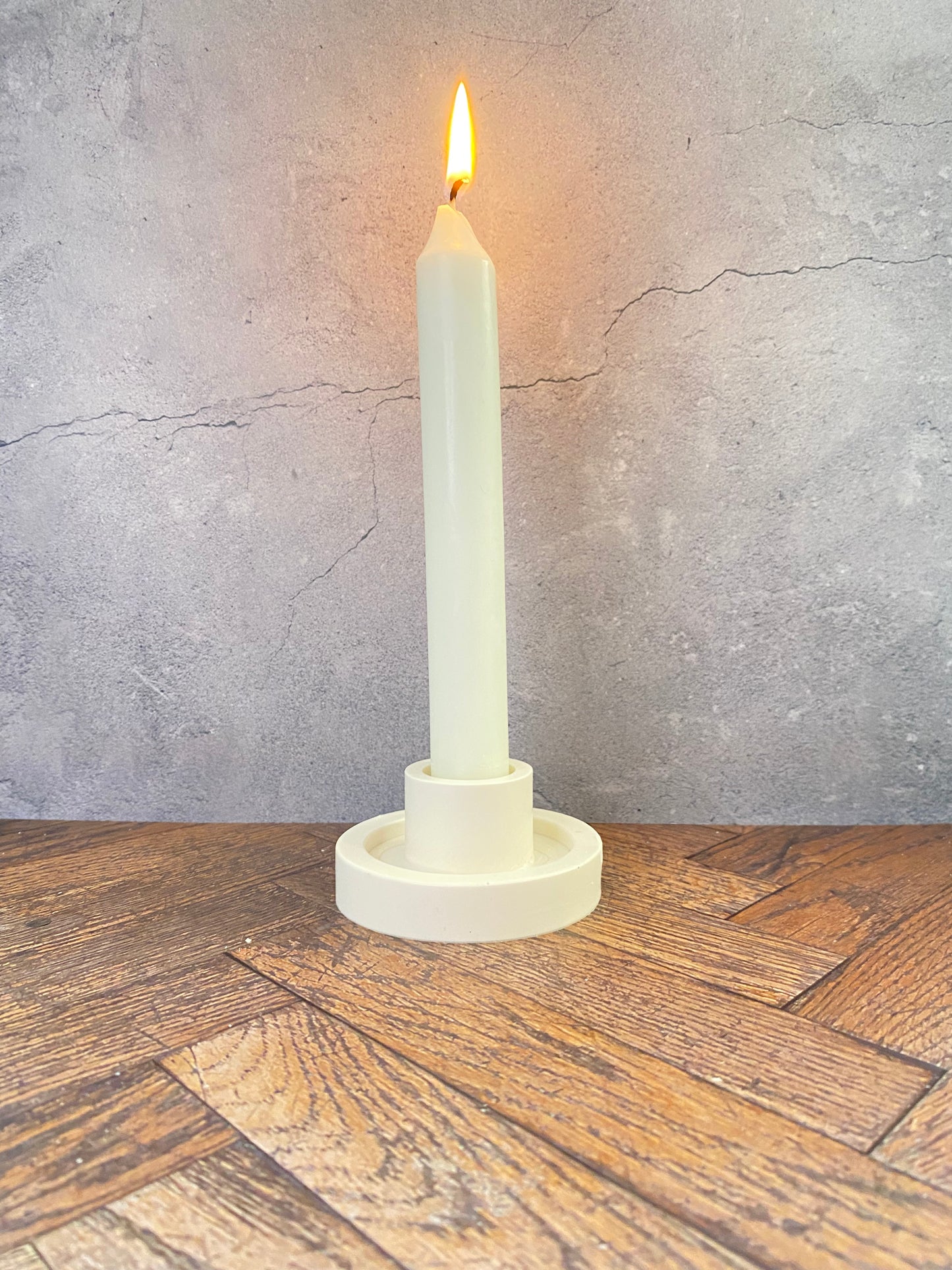 Handgemachter Jesin - Stabkerzenhalter, Kerzenständer, minimalistisch & stilvoll