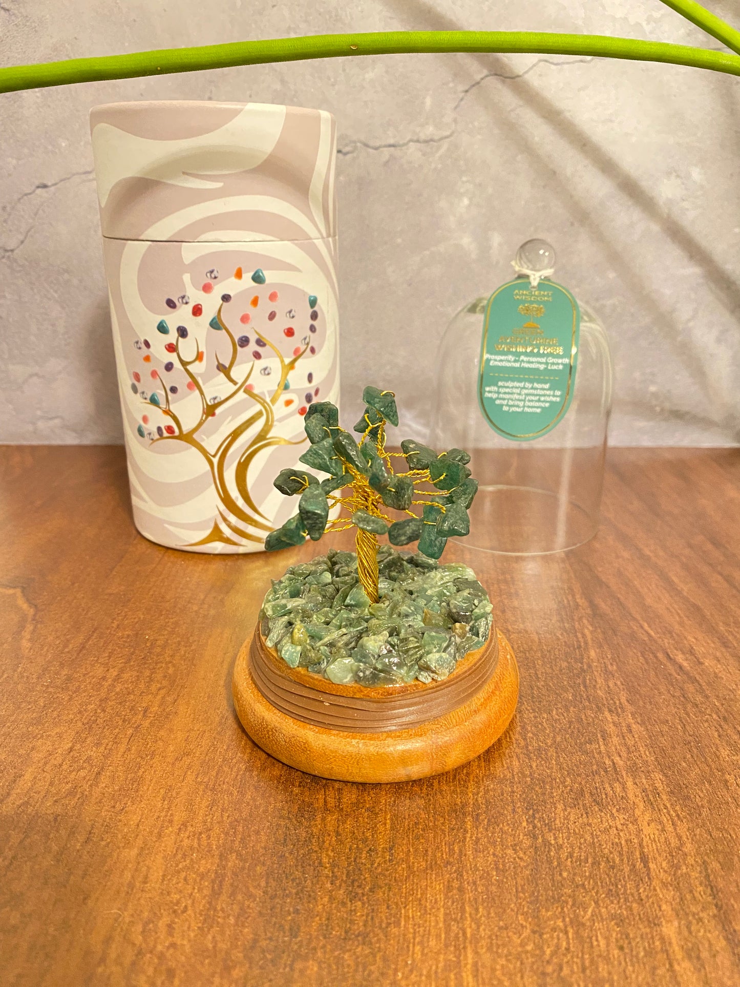 🌿 Kristallbaum – Grüner Aventurin im Glasdom