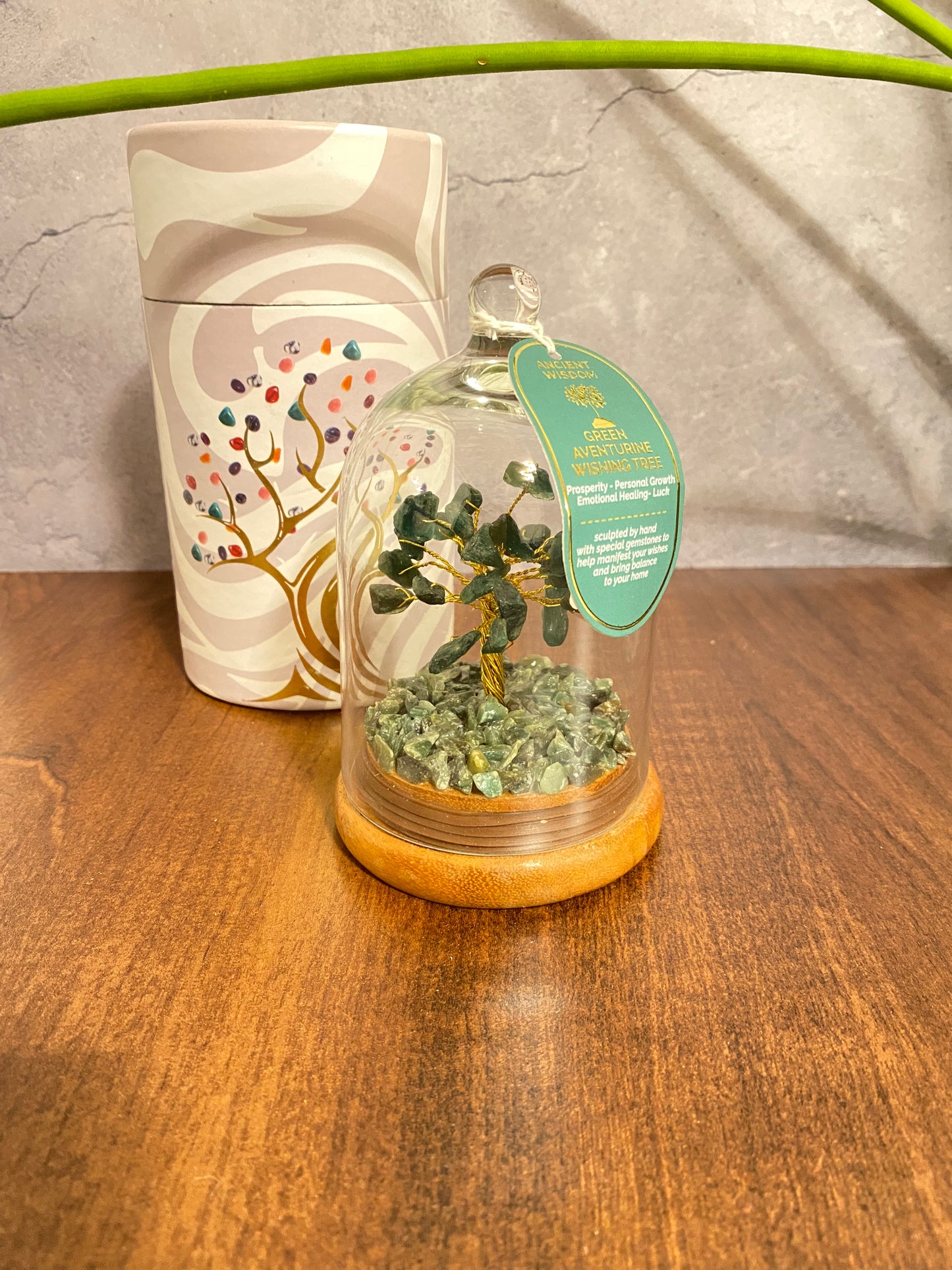 🌿 Kristallbaum – Grüner Aventurin im Glasdom