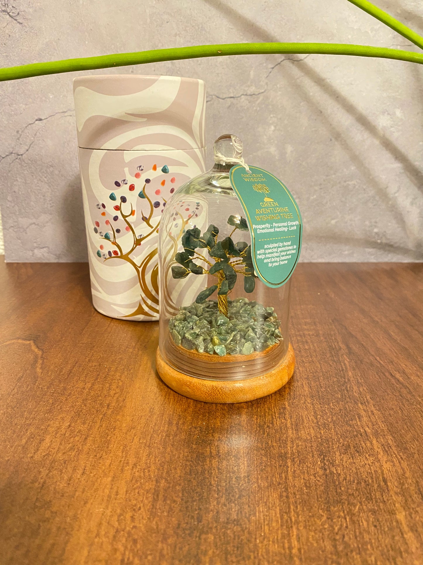 🌿 Kristallbaum – Grüner Aventurin im Glasdom