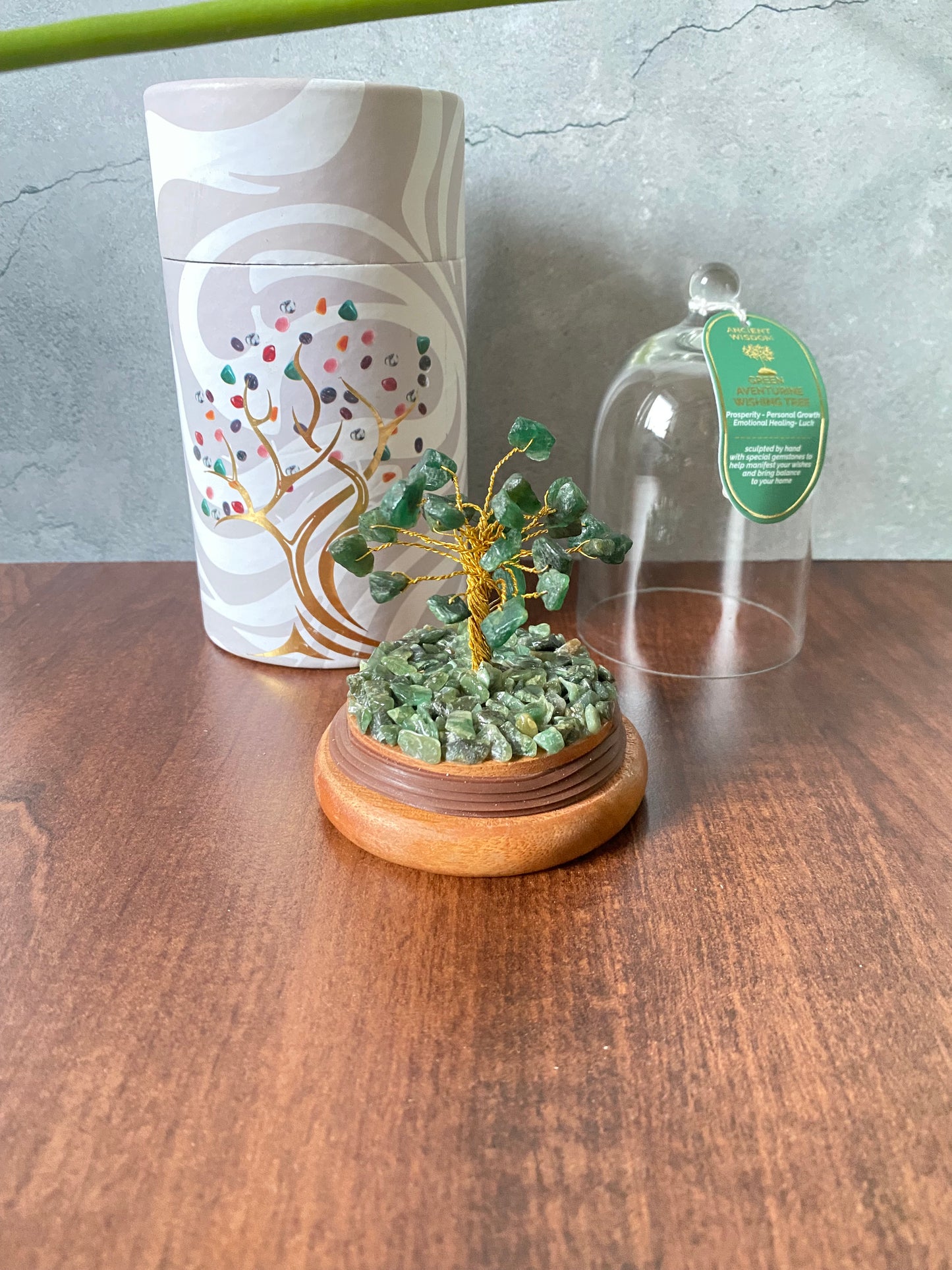 🌿 Kristallbaum – Grüner Aventurin im Glasdom