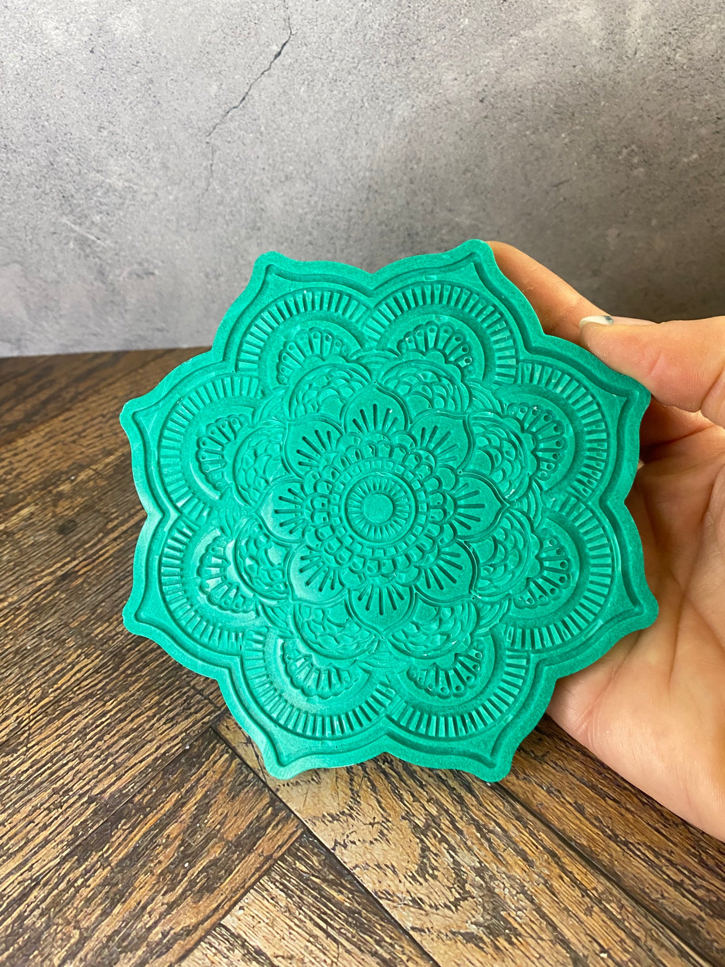 Mandala Untersetzer aus Jesin – Nachhaltige Handarbeit für stilvolle Wohn- & Tischdekoration