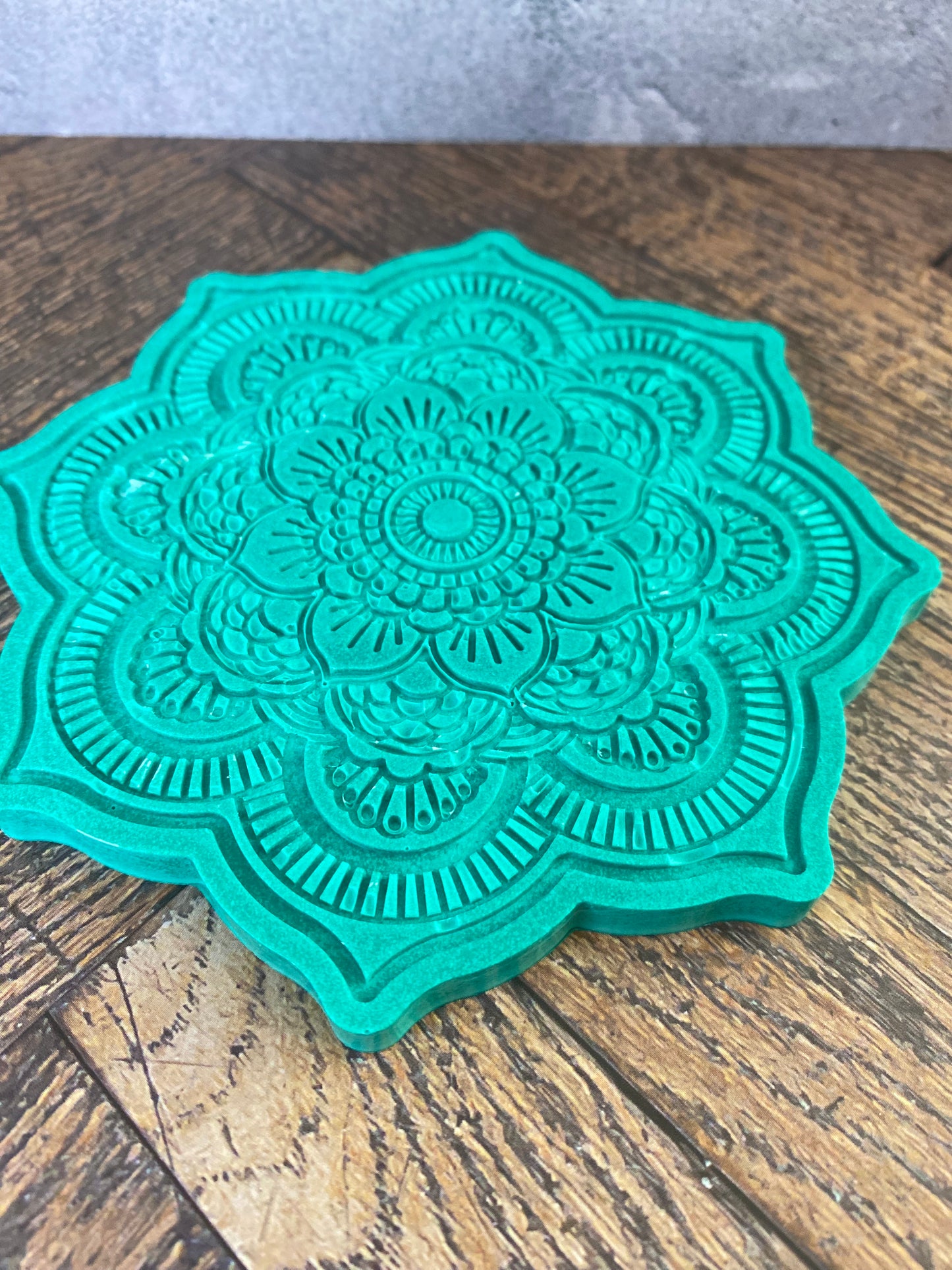 Mandala Untersetzer aus Jesin – Nachhaltige Handarbeit für stilvolle Wohn- & Tischdekoration