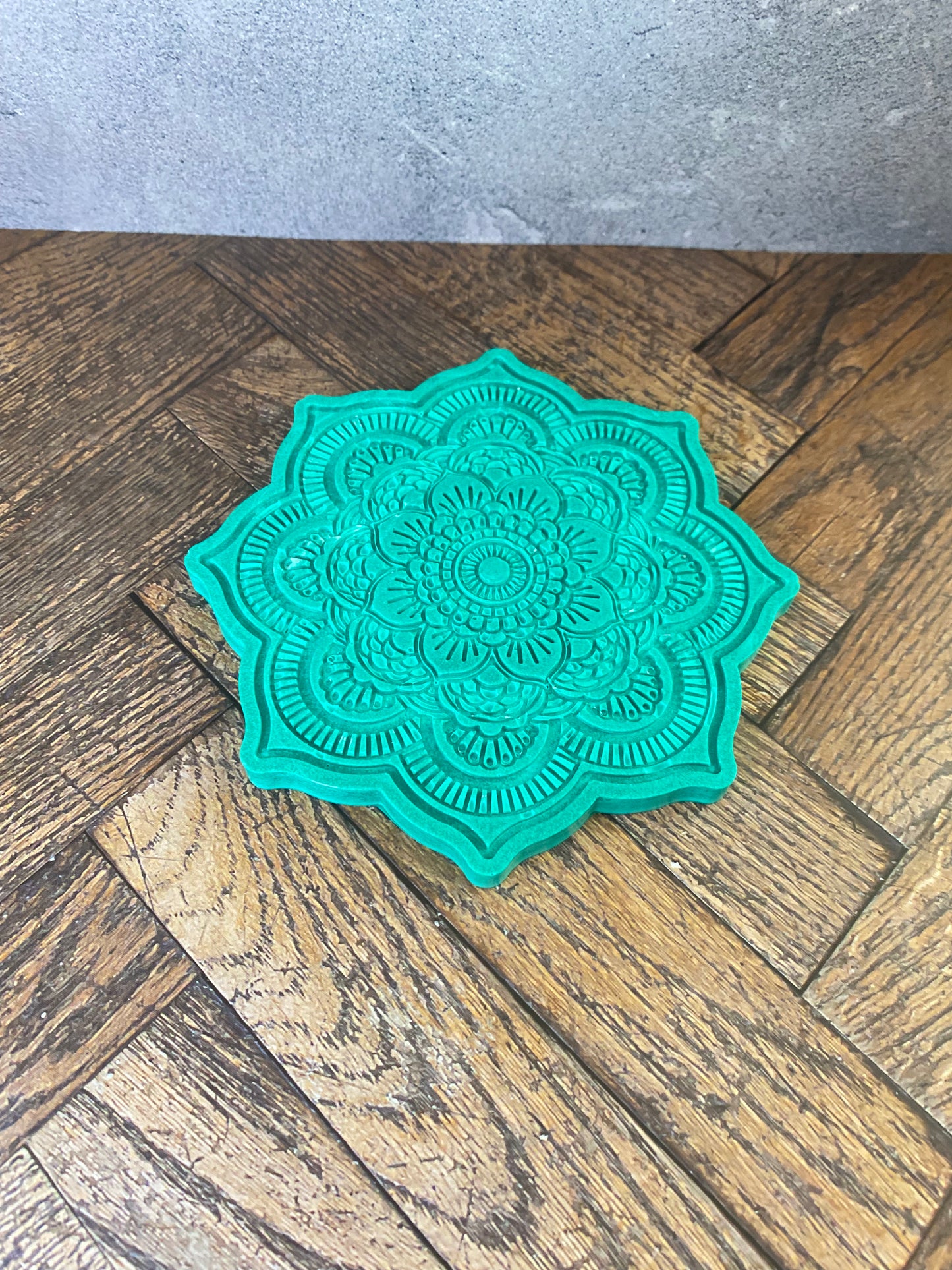 Mandala Untersetzer aus Jesin – Nachhaltige Handarbeit für stilvolle Wohn- & Tischdekoration