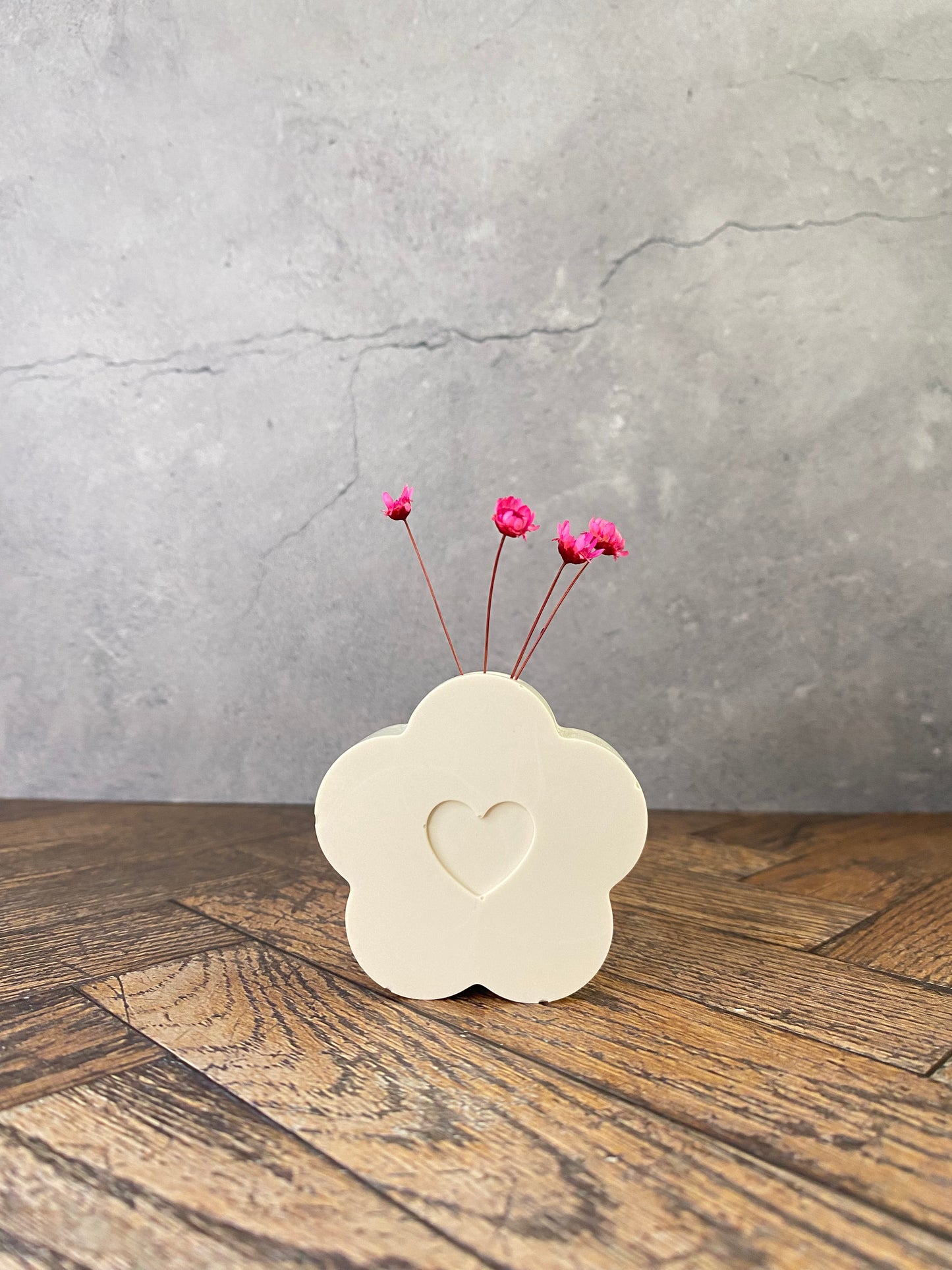 Handgemachtes Minivasen - 4 er - Set aus Jesin, umweltfreundlich  – 4 zauberhafte Herzdesigns