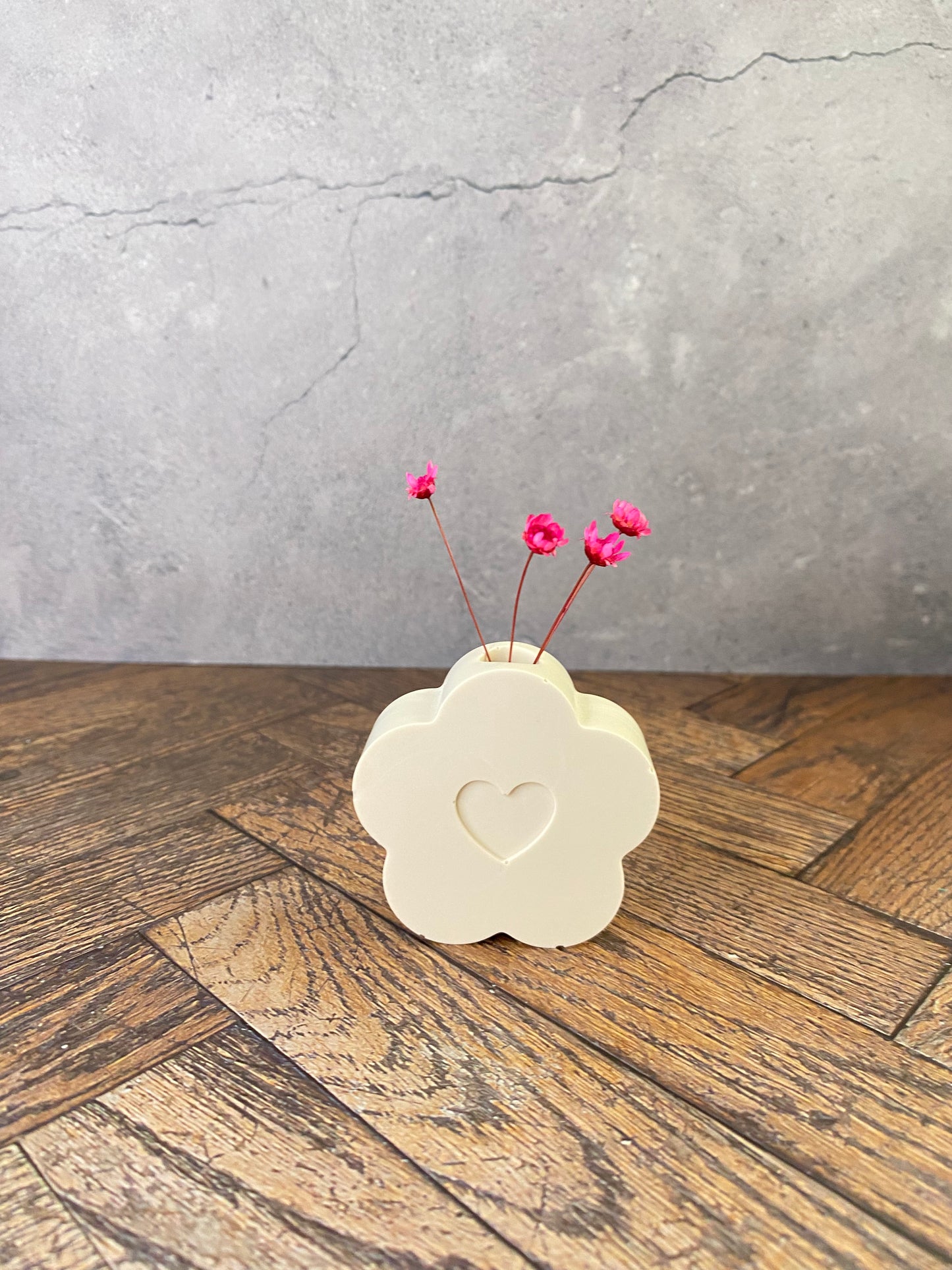 Handgemachtes Minivasen - 4 er - Set aus Jesin, umweltfreundlich  – 4 zauberhafte Herzdesigns